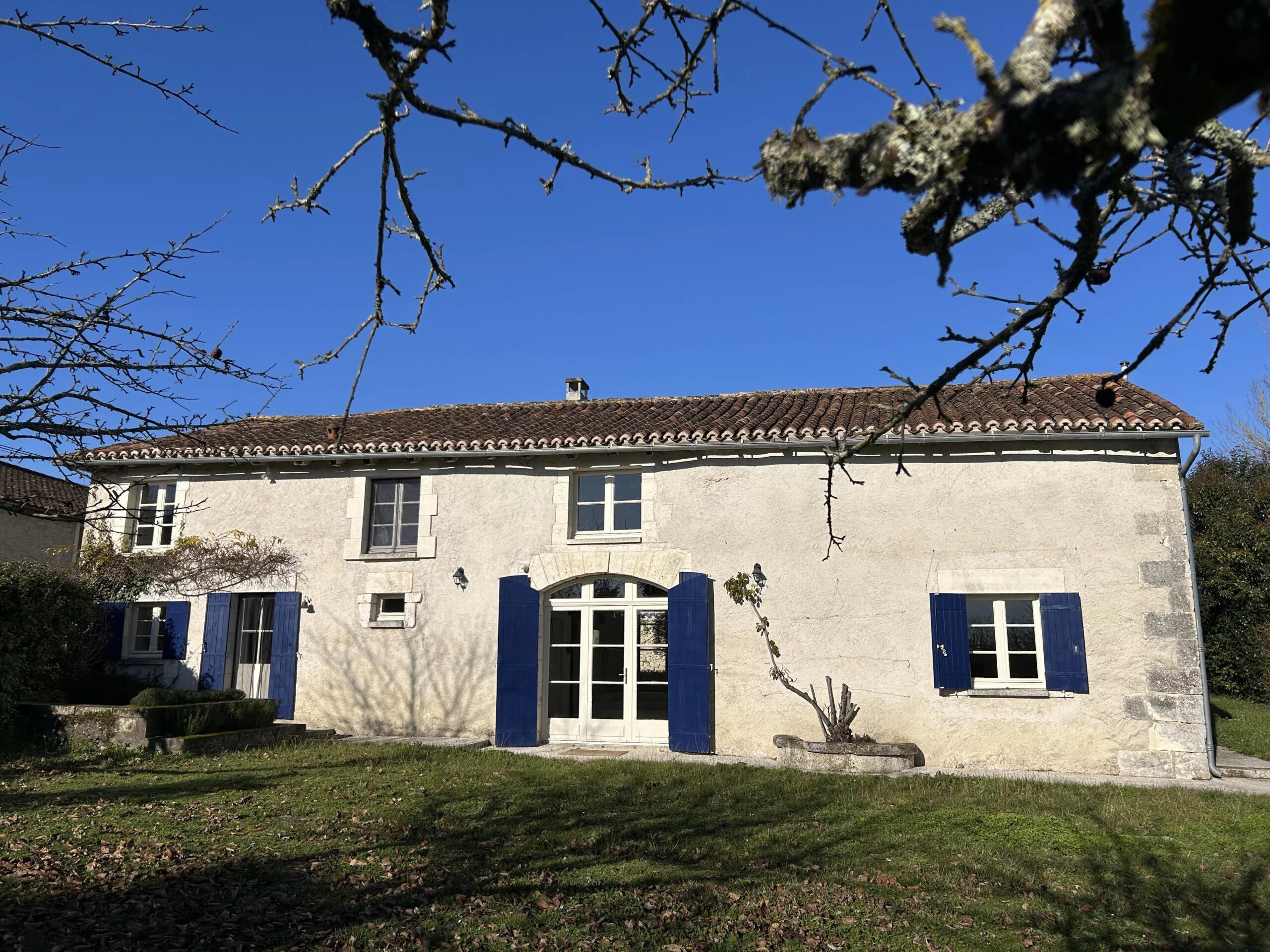 Immaculate 4-Bedroom Stone Property with Pool, Views & Land, Aquitaine – France – BVI83121