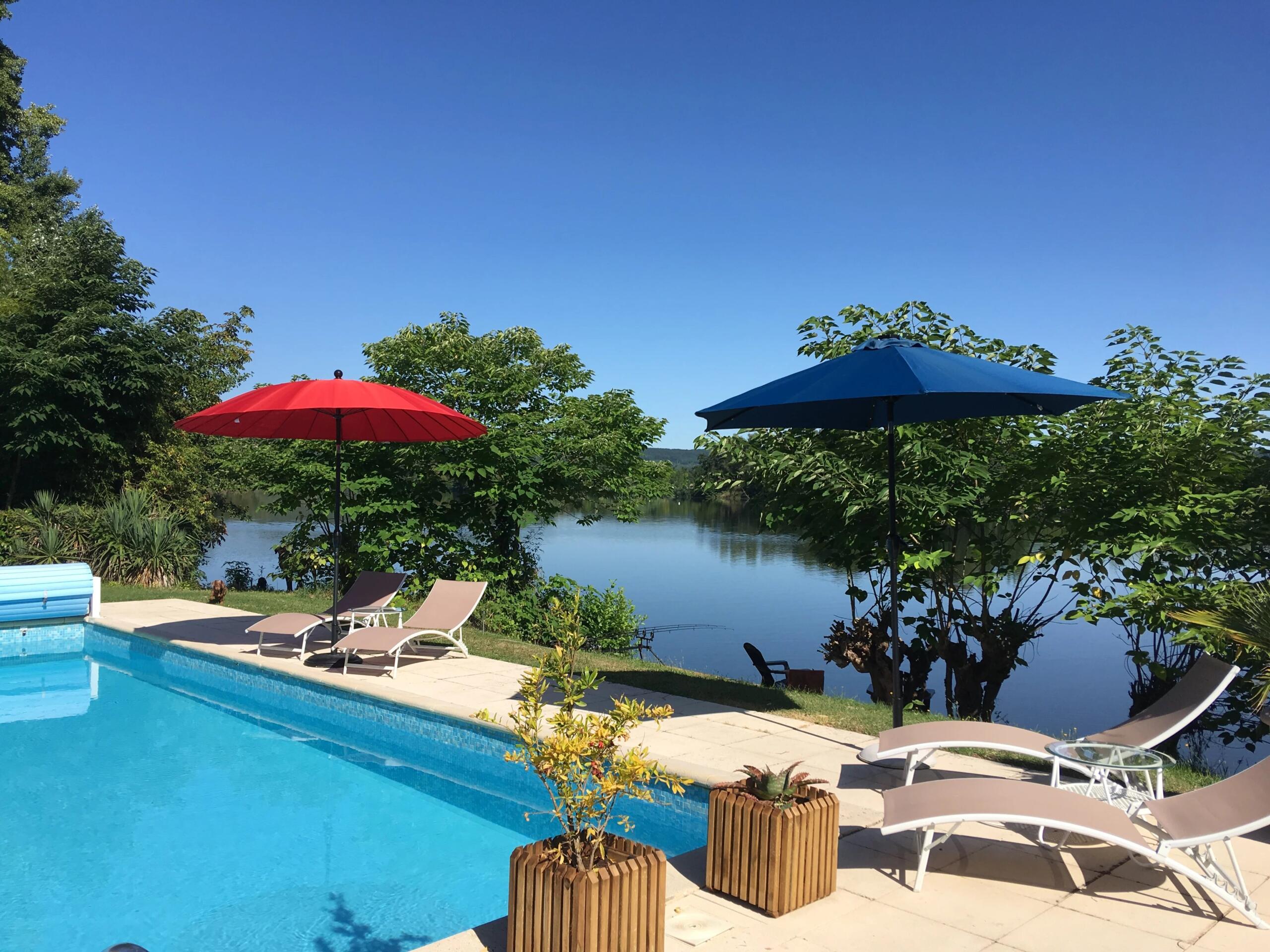 Riverside Estate with Gites on the River Lot, Aquitaine – France – BVI84106