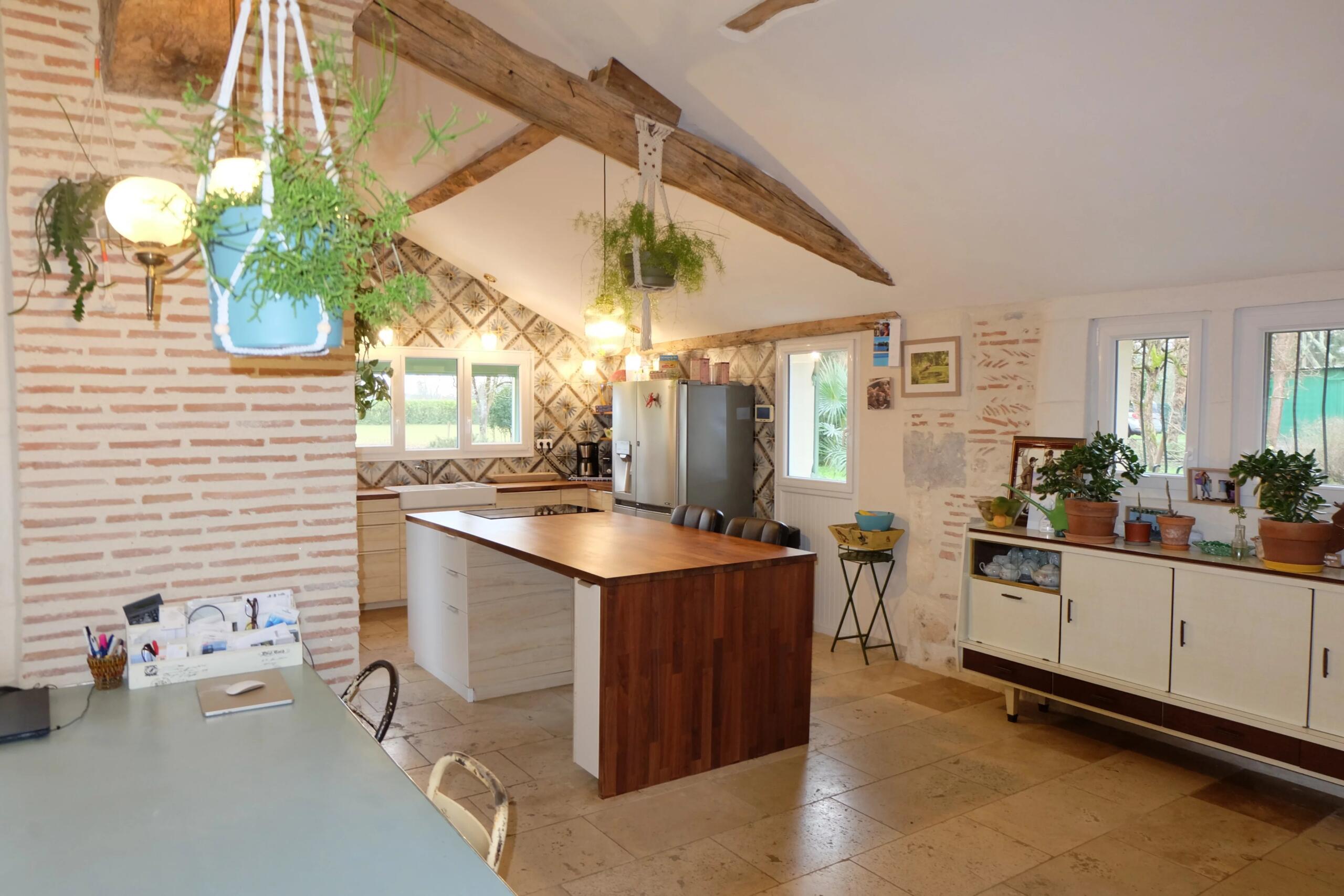 Riverside Estate with Gites on the River Lot, Aquitaine – France – BVI84106