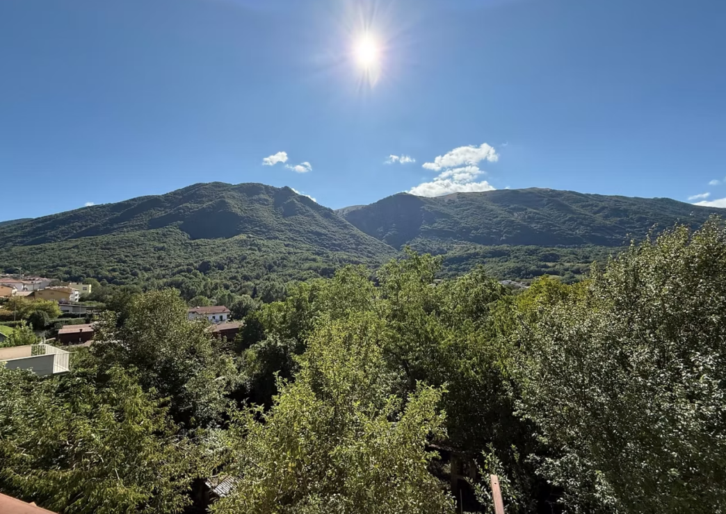 PRICE DROP – Spacious 3 Bed Apartment  in L’Aquila Province, Italy (50m drive to Rome)