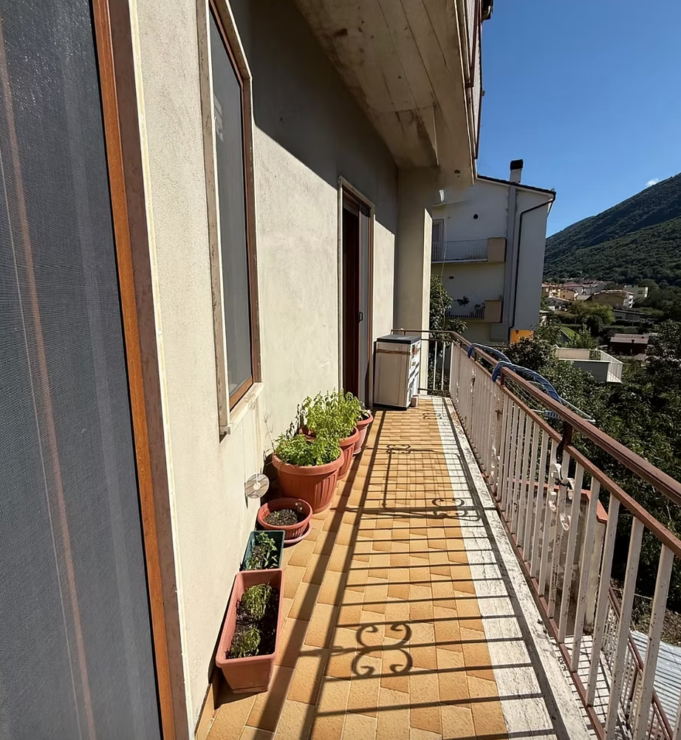 PRICE DROP – Spacious 3 Bed Apartment  in L’Aquila Province, Italy (50m drive to Rome)