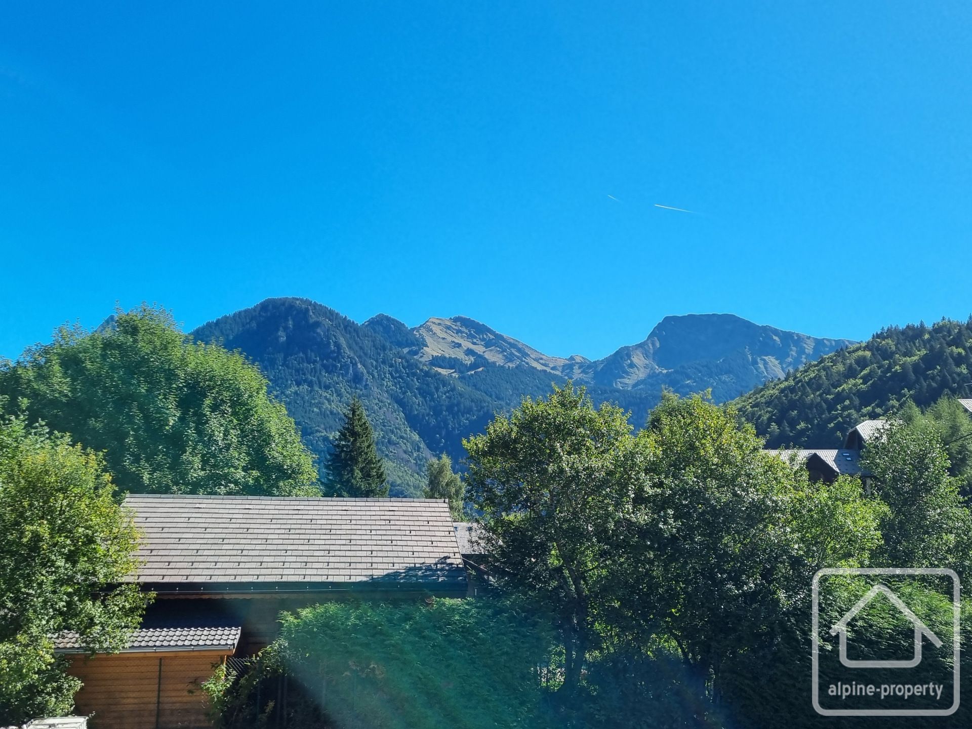 A Beautiful 1 Bedroom Apartment With A Large Outdoor Terrace, Private Parking And Cave. – APTCLOSFLORINE001