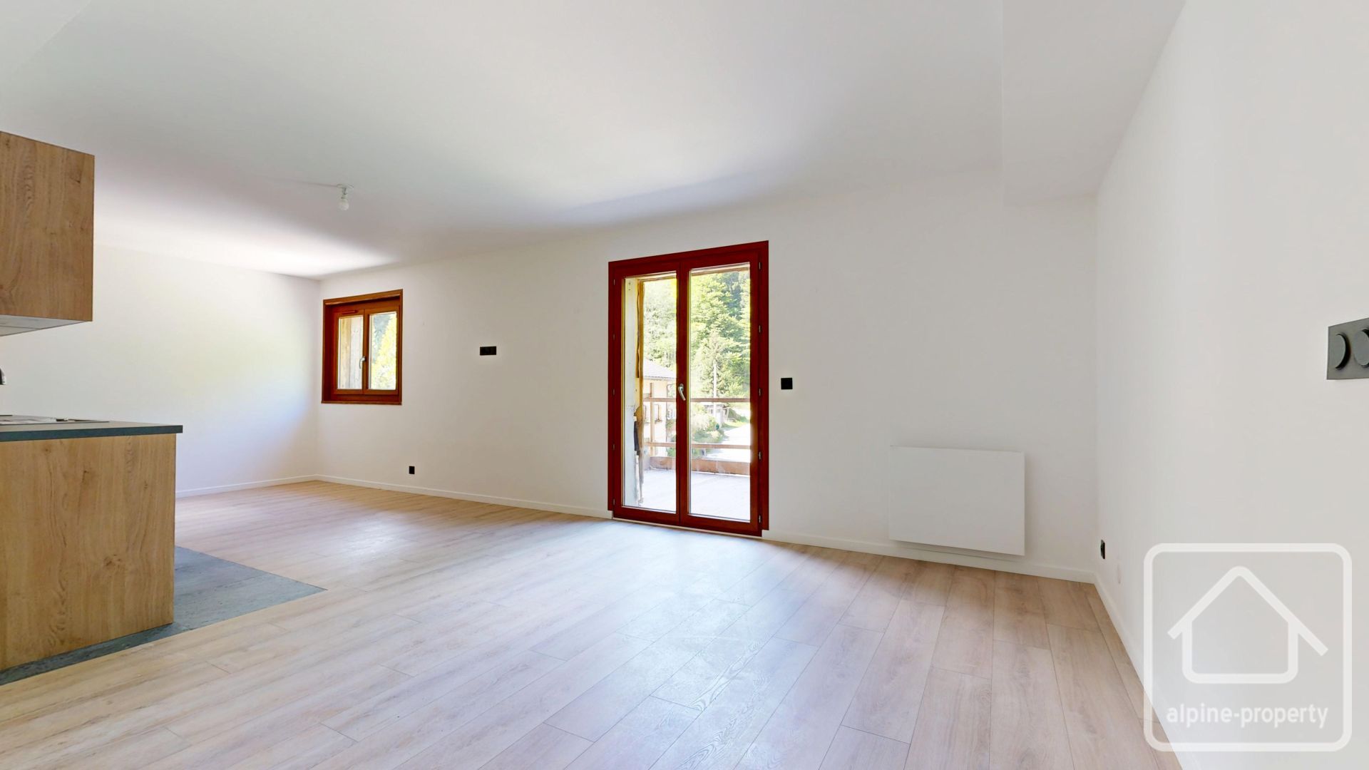 A Brand-new High-quality 4 Bedroom, 2 Bathroom Duplex Apartment With Parking And Cave. – APTCLOSFLORINE303