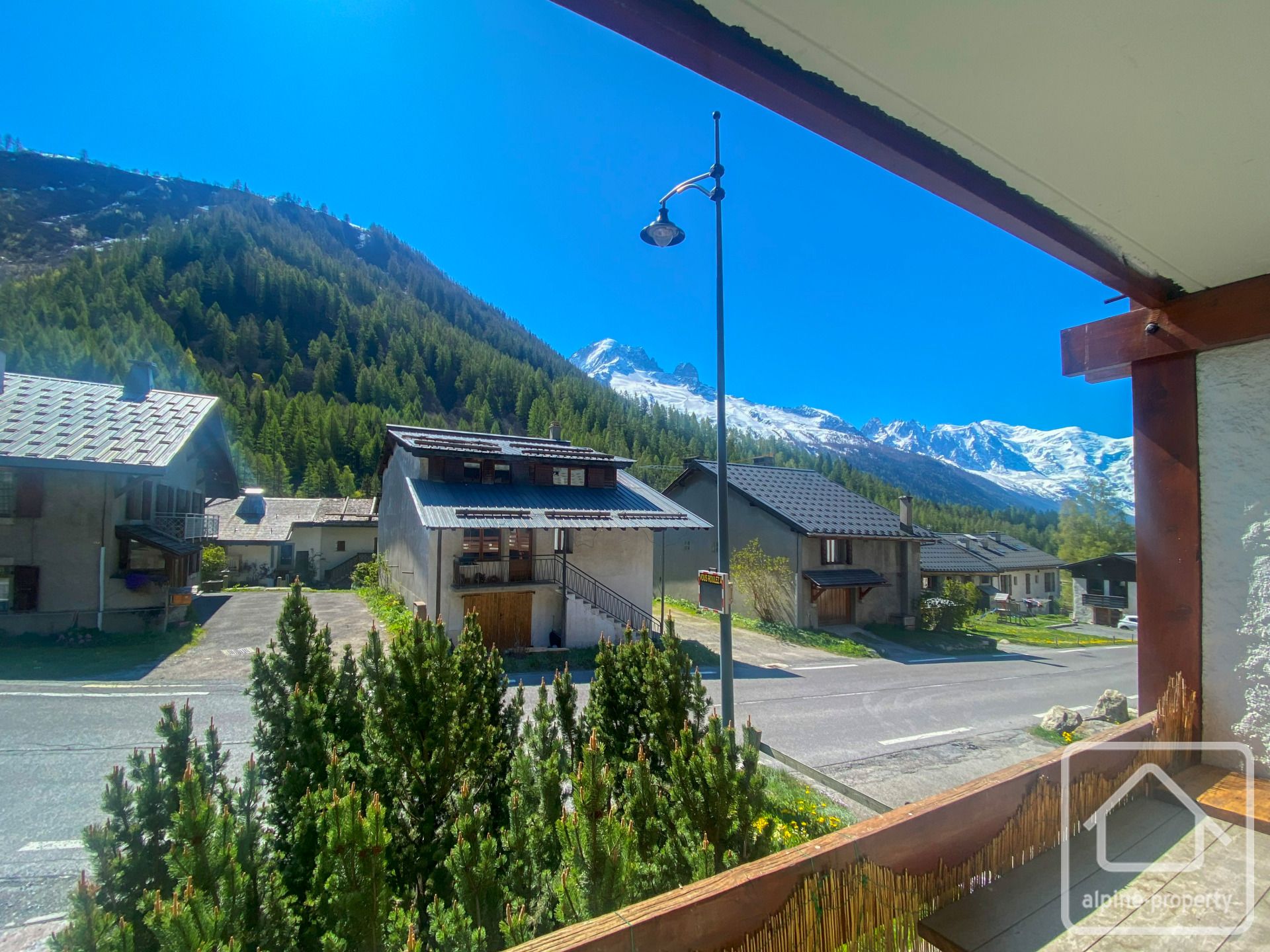 Sunny 1 Bedroom Apartment With Balcony, Mont Blanc Views, Private Parking, Storage Cellar, Use Of Outdoor Swimming Pool – EDELWEISSCHAM