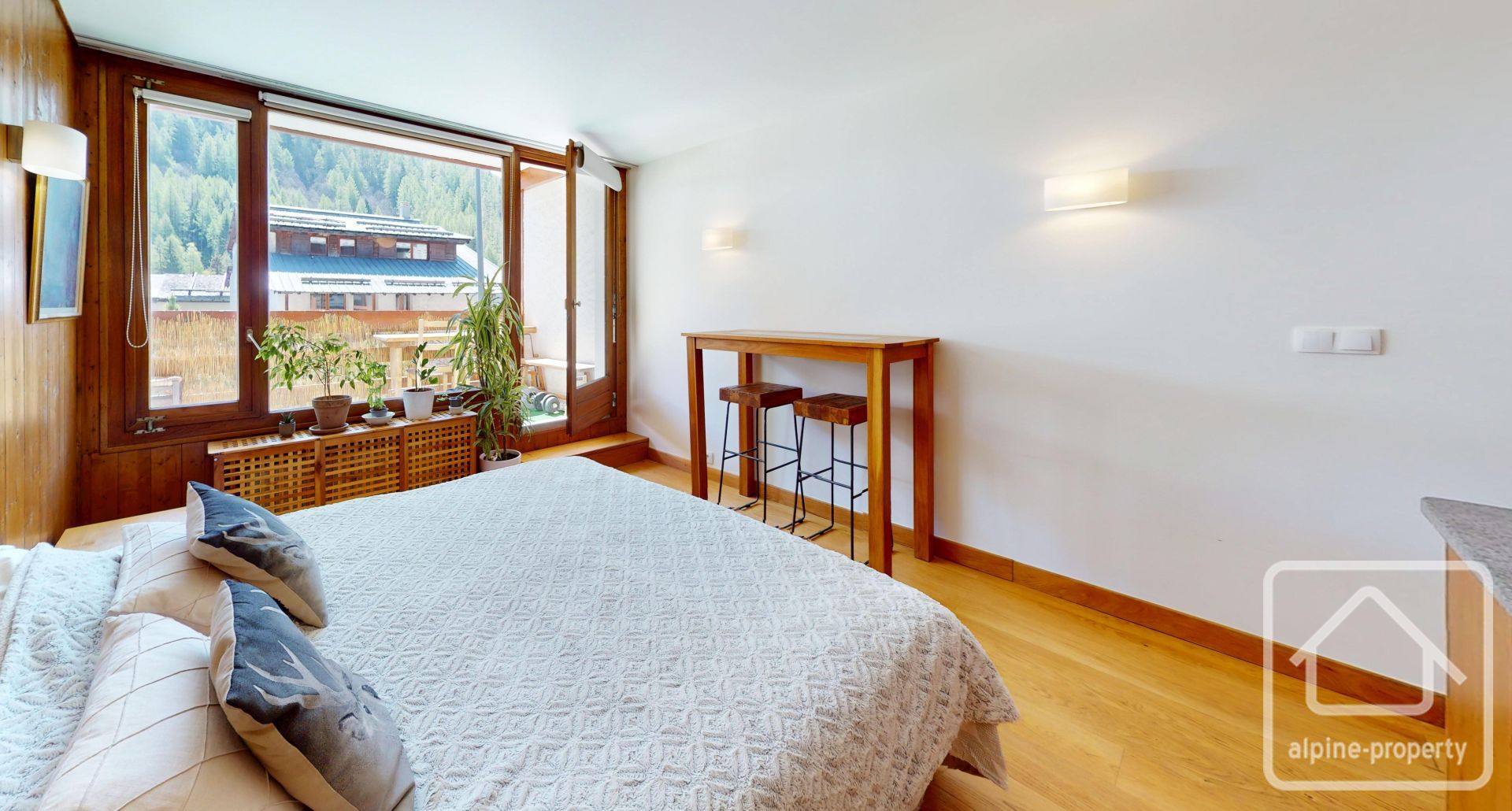 Sunny 1 Bedroom Apartment With Balcony, Mont Blanc Views, Private Parking, Storage Cellar, Use Of Outdoor Swimming Pool – EDELWEISSCHAM