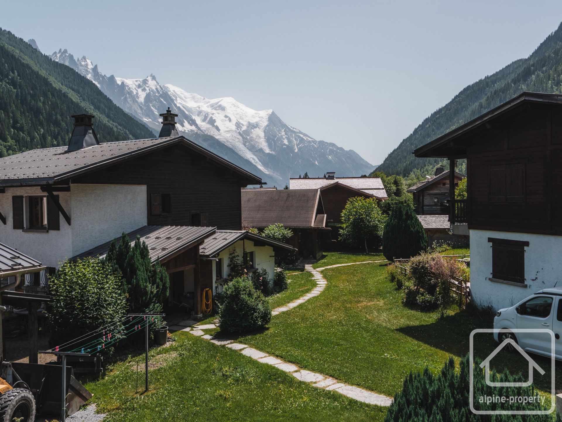 One Bedroom Shell Duplex Apartment In Newly Renovated Farm With Mont Blanc Views, Walking Distance To Bars, Restaurants And Ski Hire In The Beautiful Alpine Villlage Of Argentière, A Short Car Or Train Ride From Chamonix Town Centre. – CHARDONNET1