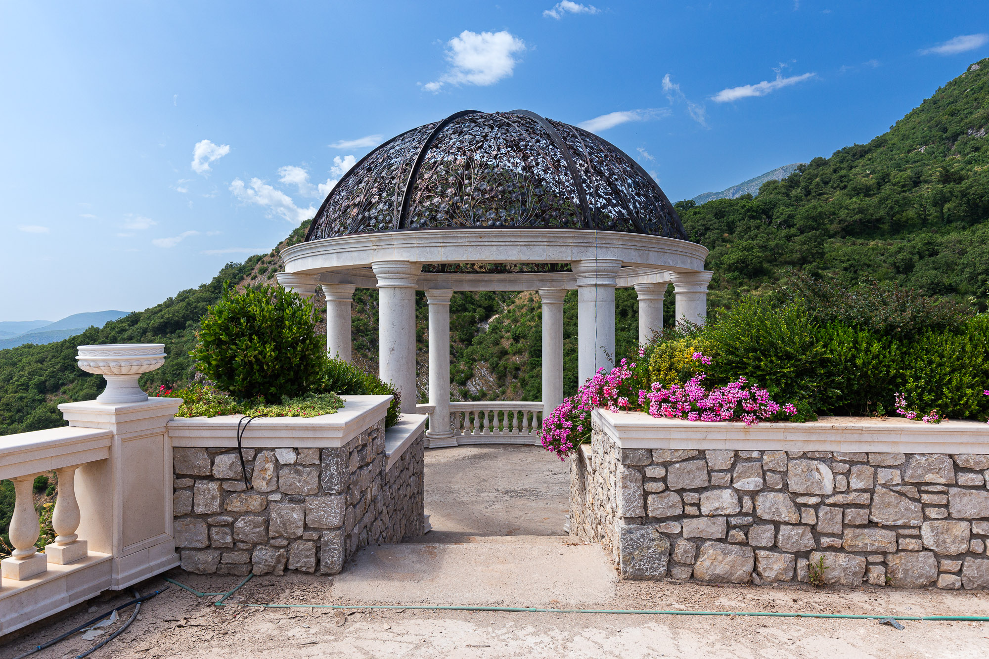 World-Class Coastal Villa – Adriatic Elegance & Privacy