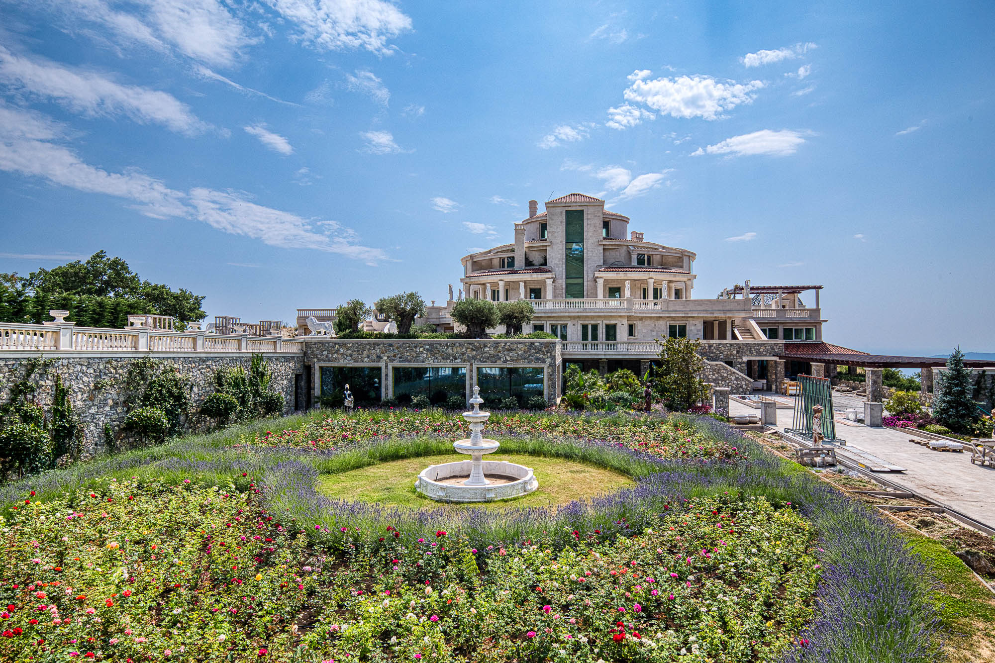 World-Class Coastal Villa – Adriatic Elegance & Privacy