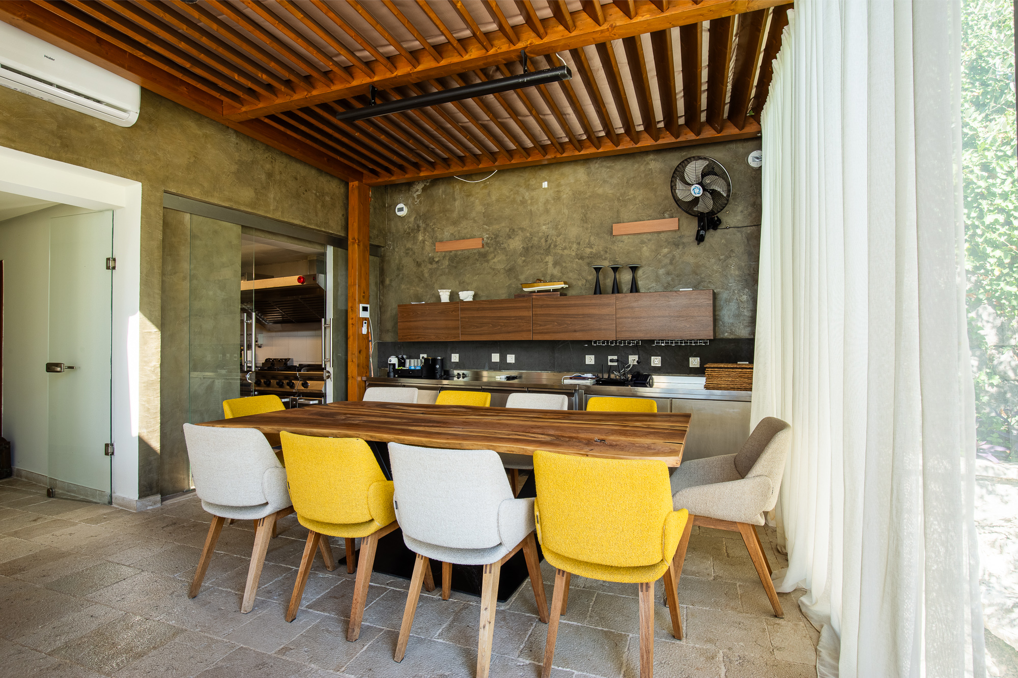 Luxury Villa with Panoramic Sea View – Elegance and Comfort Combined