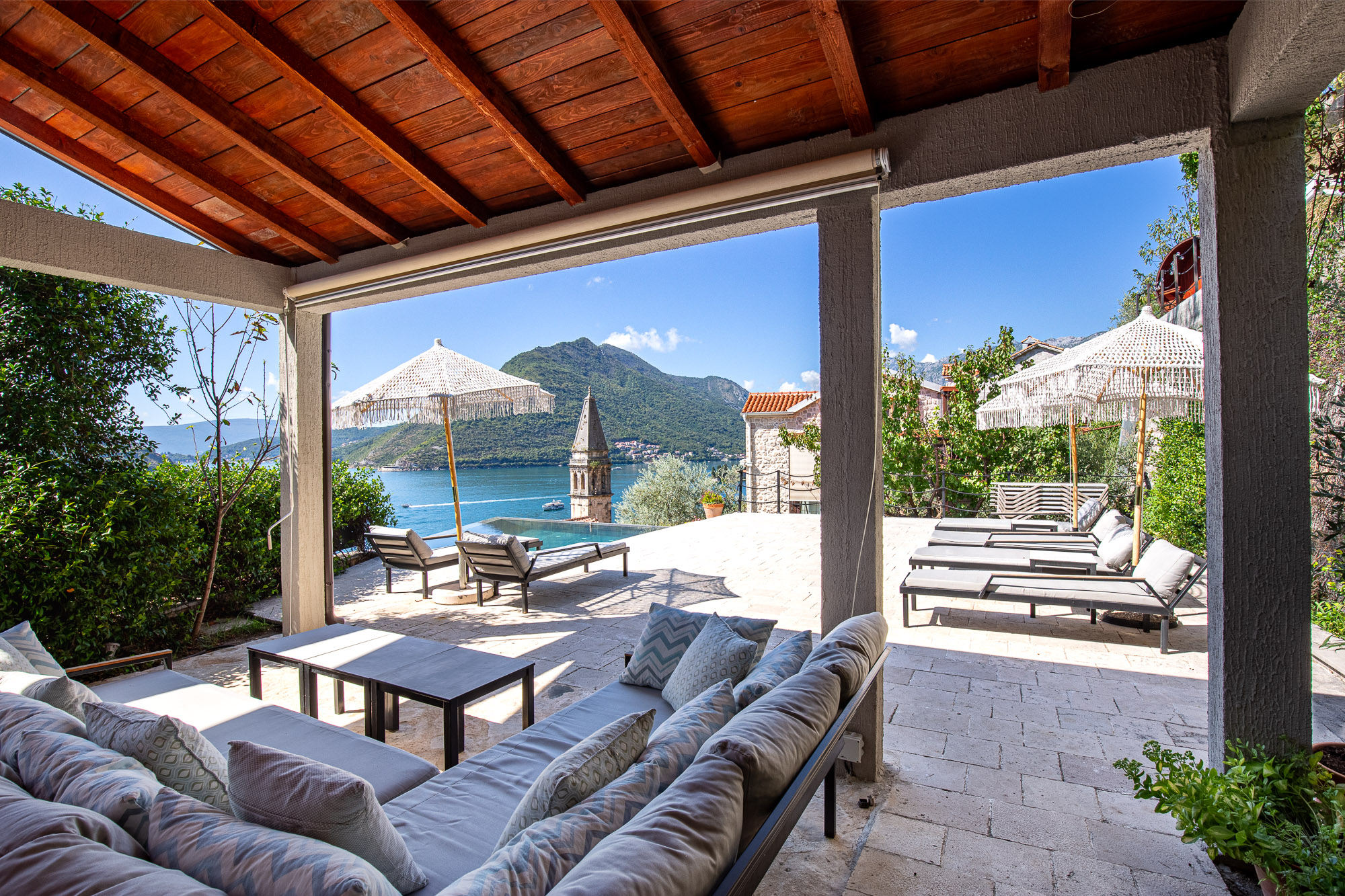 Luxury Villa with Panoramic Sea View – Elegance and Comfort Combined