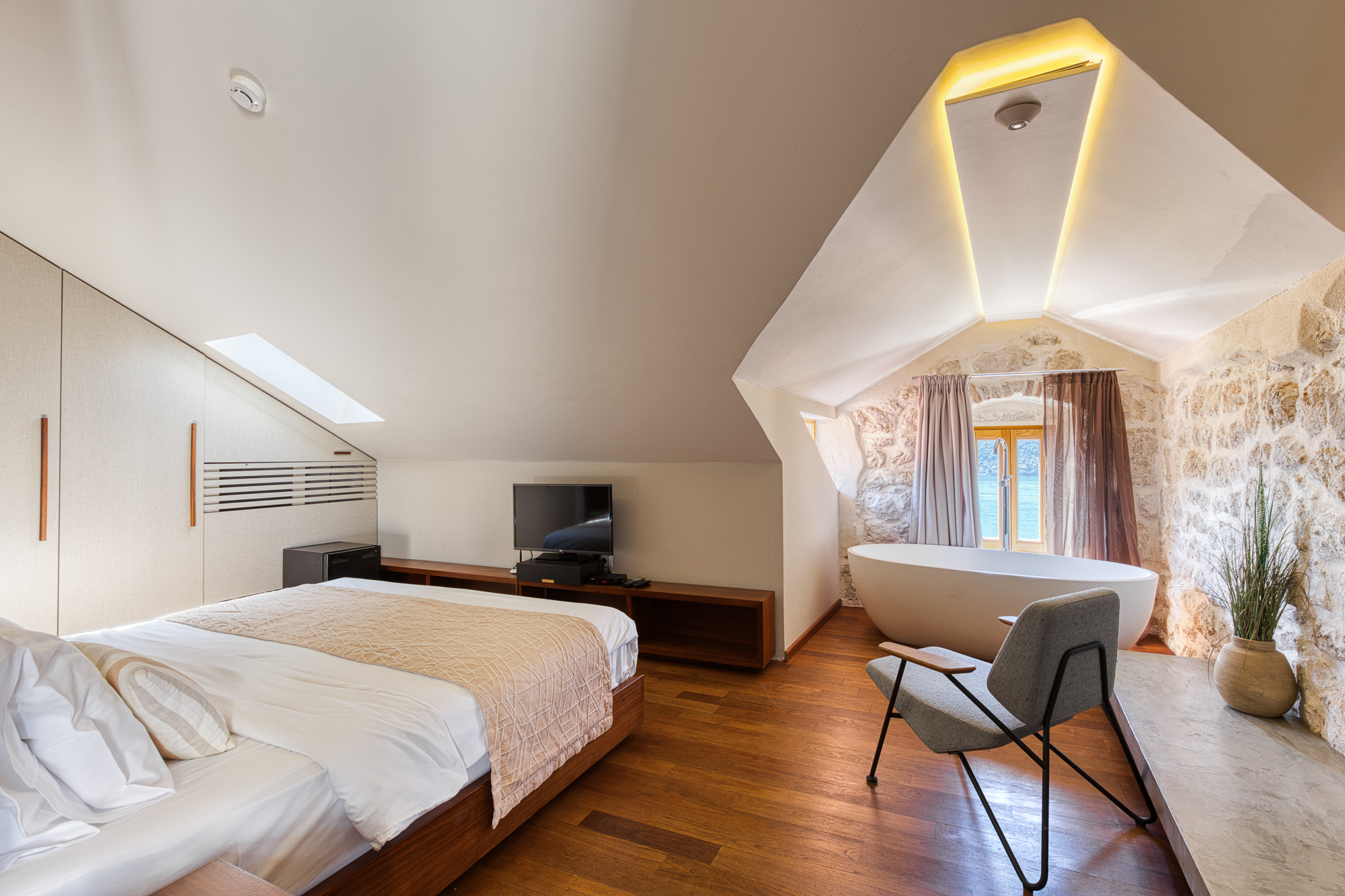 Luxury Villa with Panoramic Sea View – Elegance and Comfort Combined