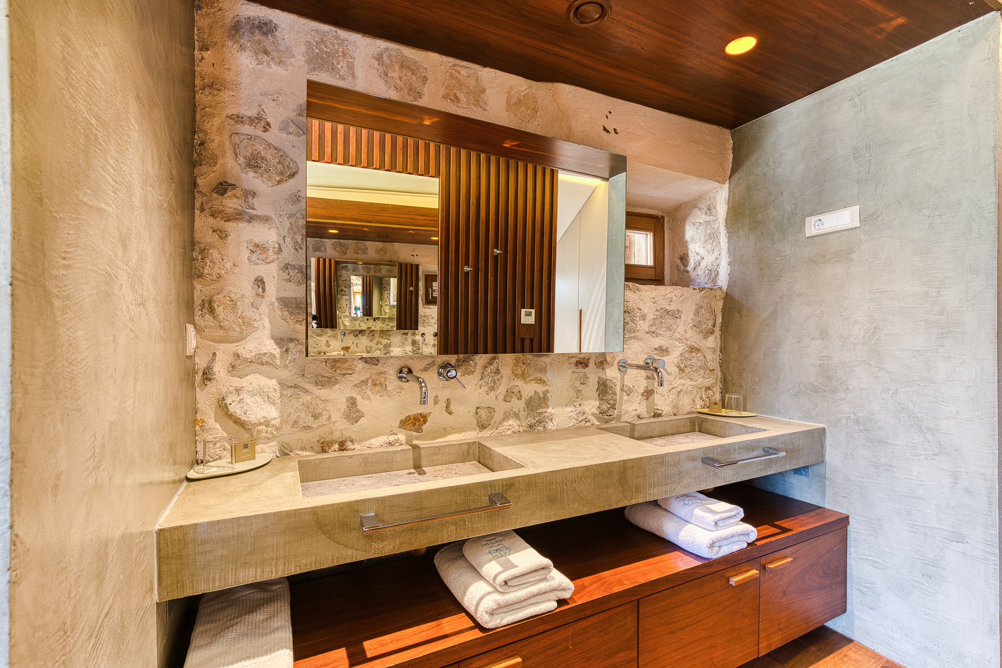 Luxury Villa with Panoramic Sea View – Elegance and Comfort Combined