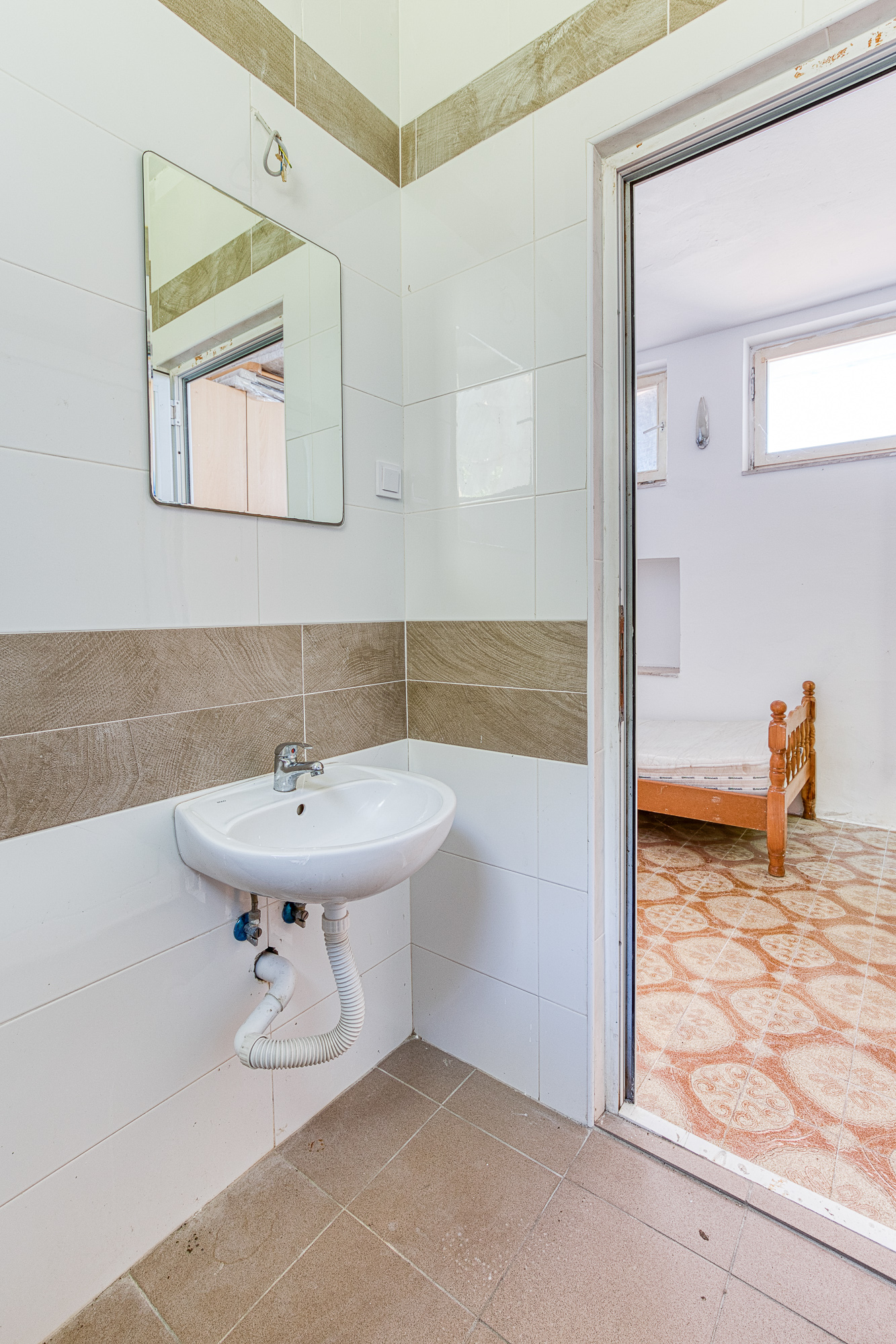 House for sale in Pržno, near Sveti Stefan – prime location.