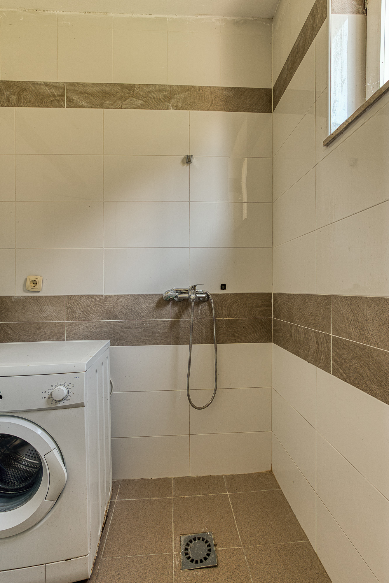 House for sale in Pržno, near Sveti Stefan – prime location.