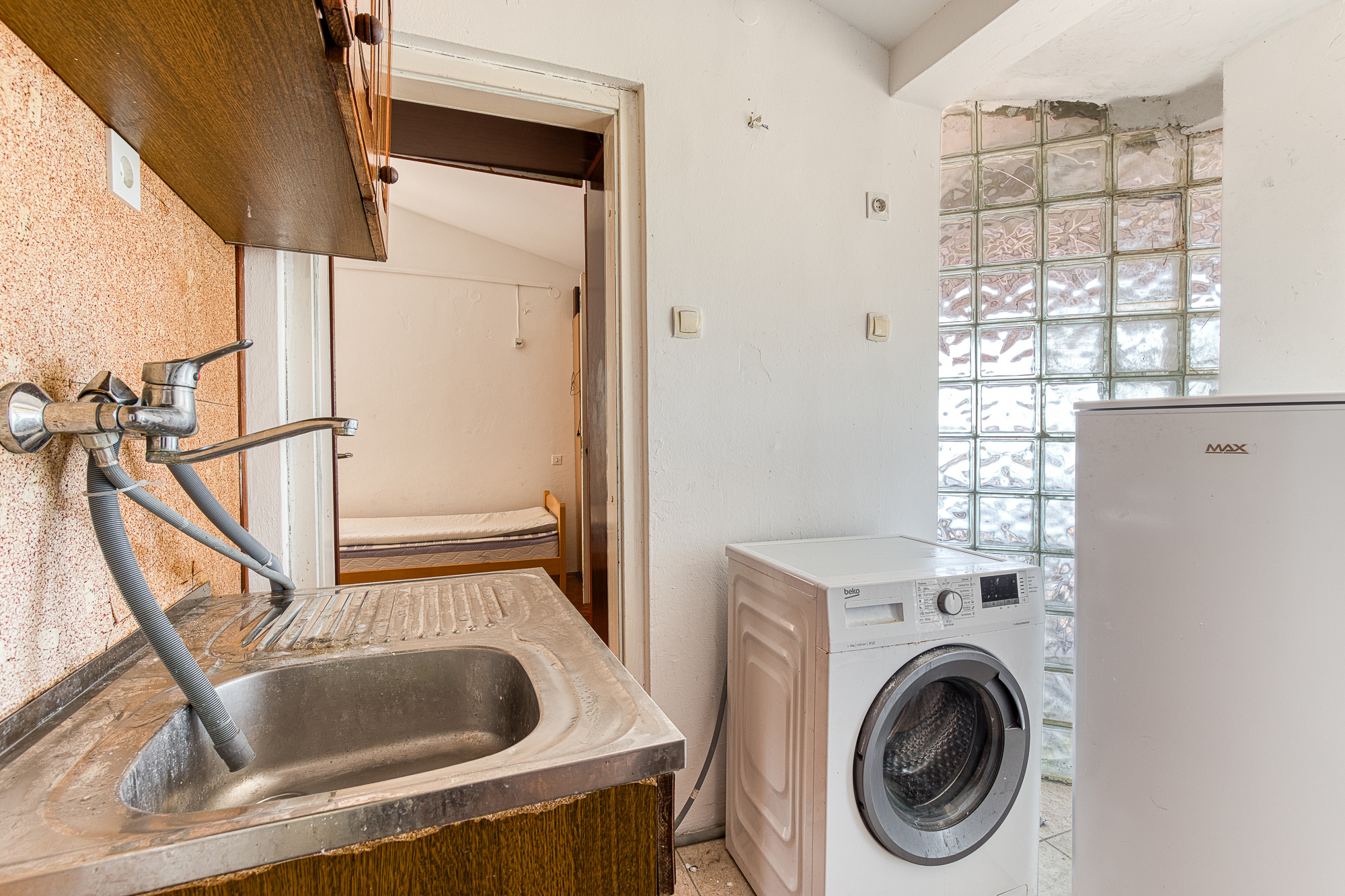 House for sale in Pržno, near Sveti Stefan – prime location.