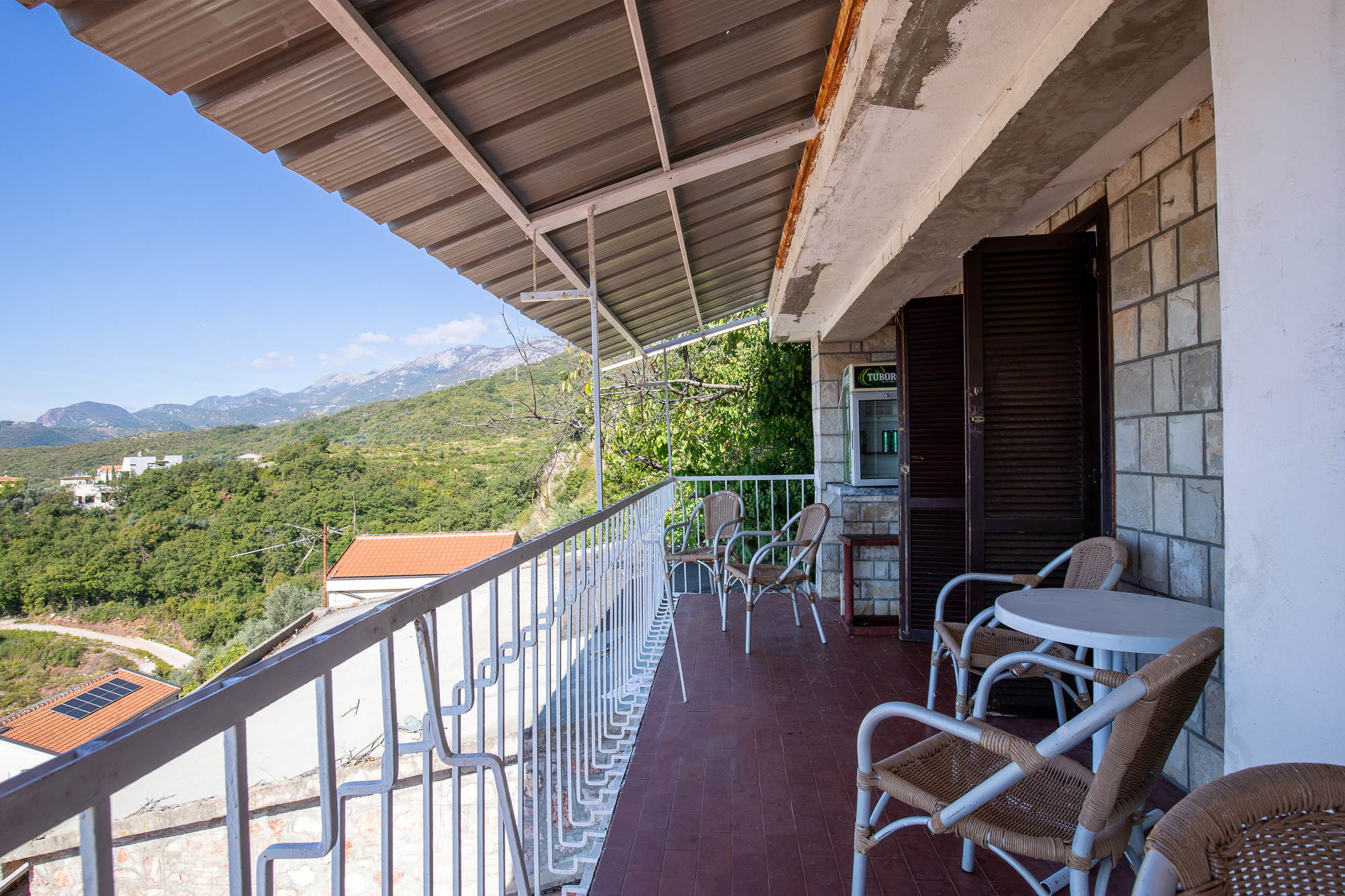 House for sale in Pržno, near Sveti Stefan – prime location.