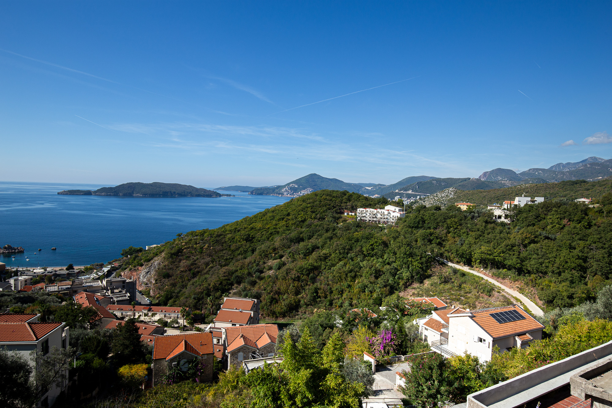 House for sale in Pržno, near Sveti Stefan – prime location.