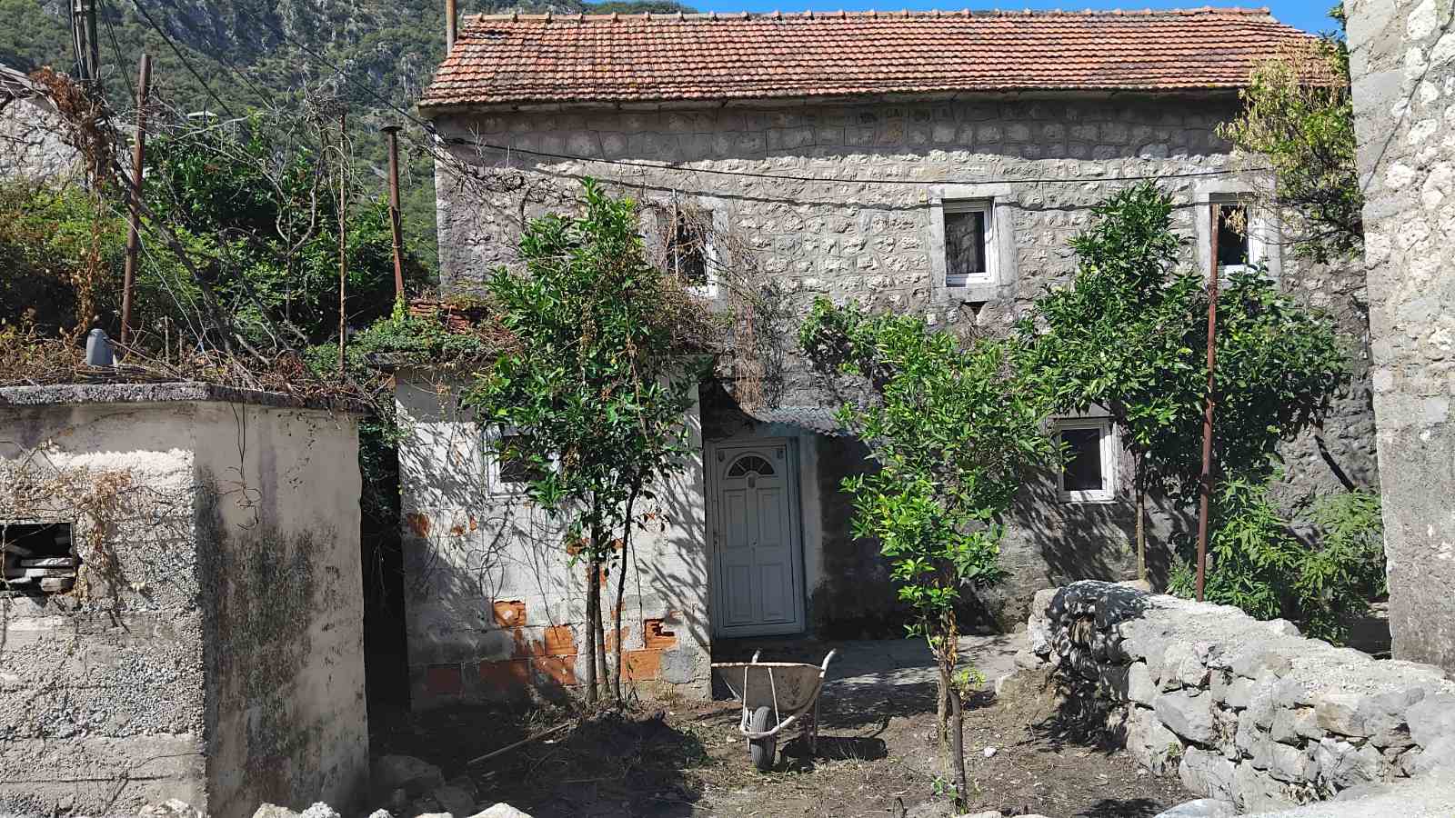 For Sale – Charming Stone House in Kotor, Beautiful Mediterranean Style