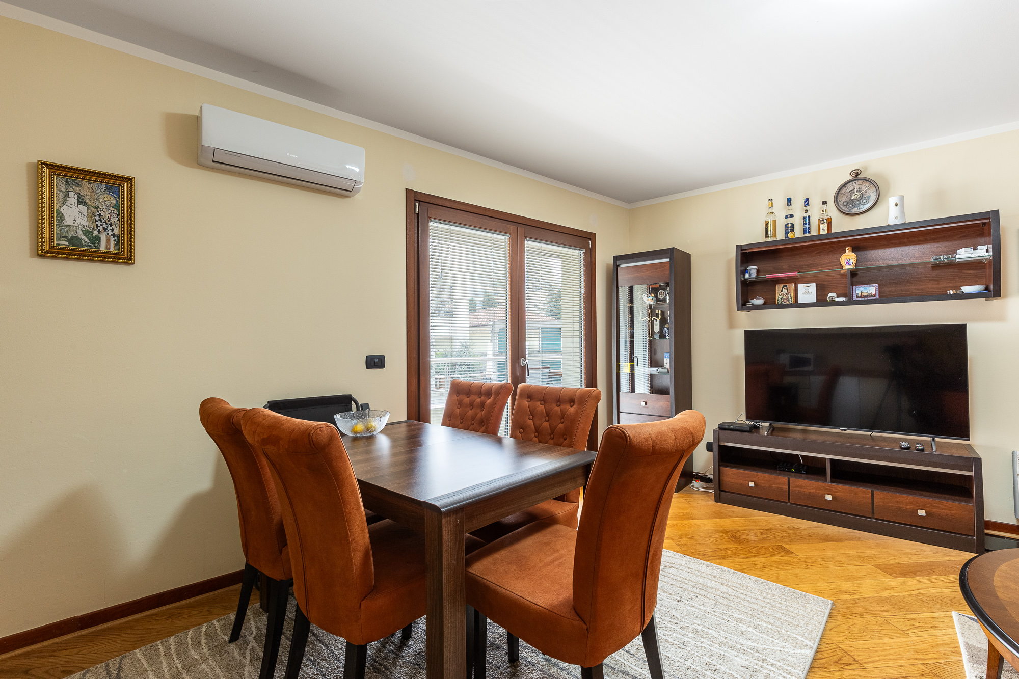 6752 Two apartments of 57 m² each in Rafailovići, first line