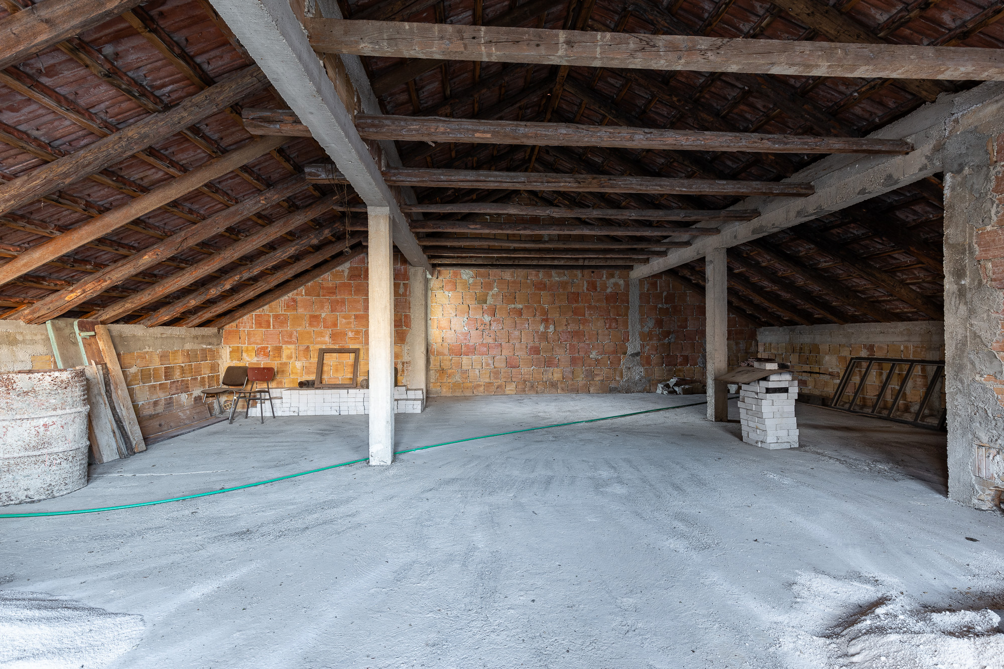 HOUSE FOR SALE – 270 m² – EXCEPTIONAL OPPORTUNITY IN PRČANJ!