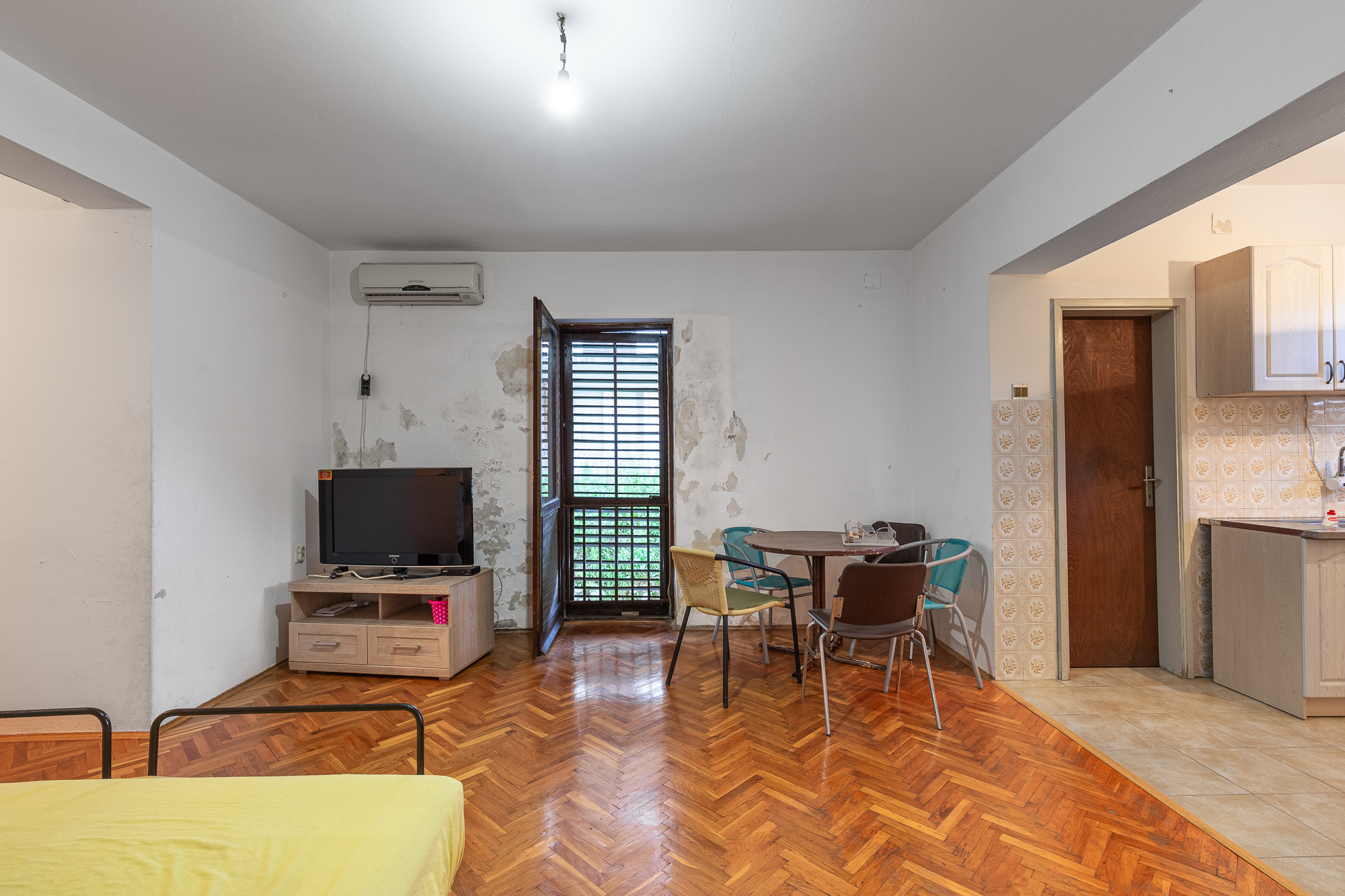 HOUSE FOR SALE – 270 m² – EXCEPTIONAL OPPORTUNITY IN PRČANJ!