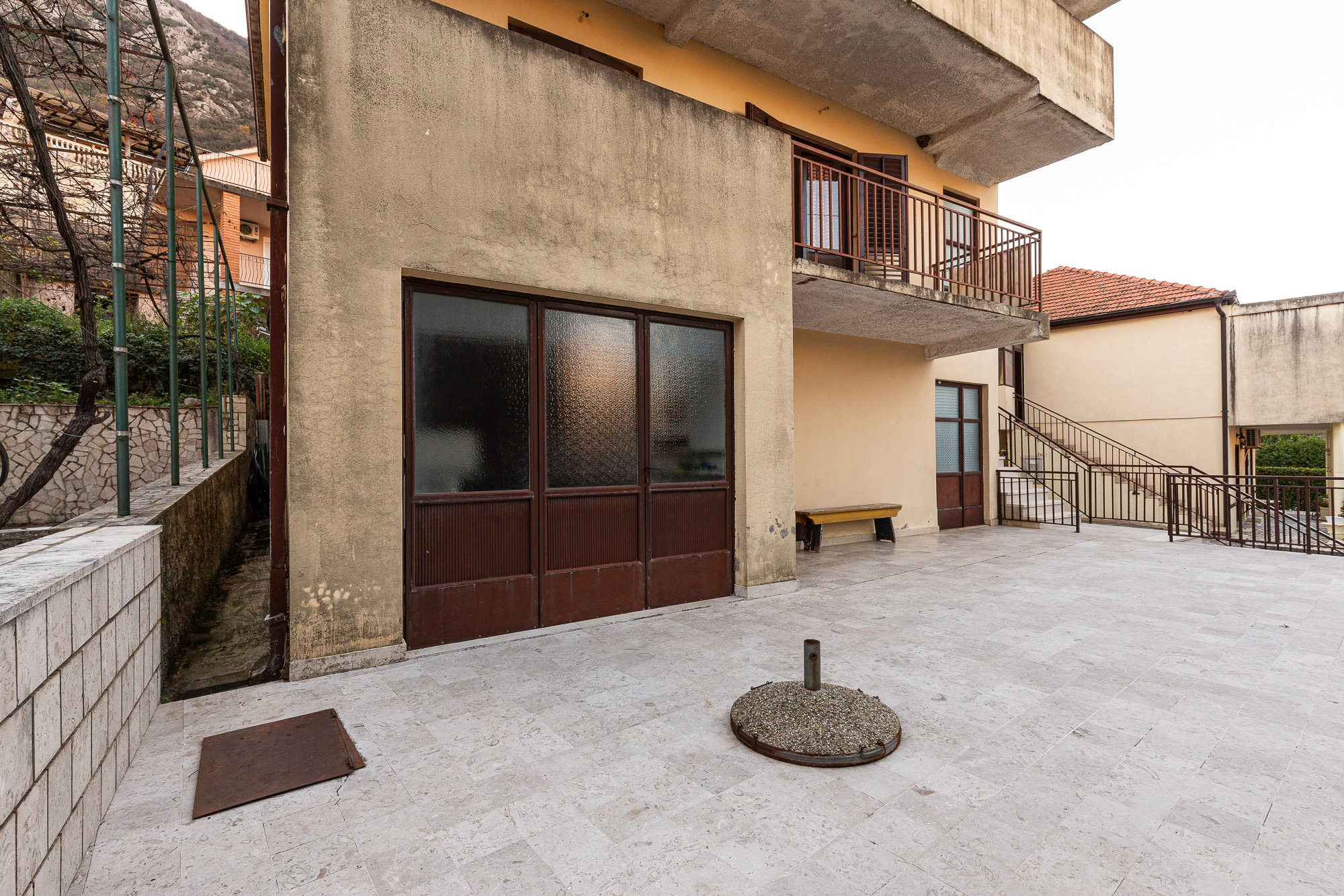 HOUSE FOR SALE – 270 m² – EXCEPTIONAL OPPORTUNITY IN PRČANJ!