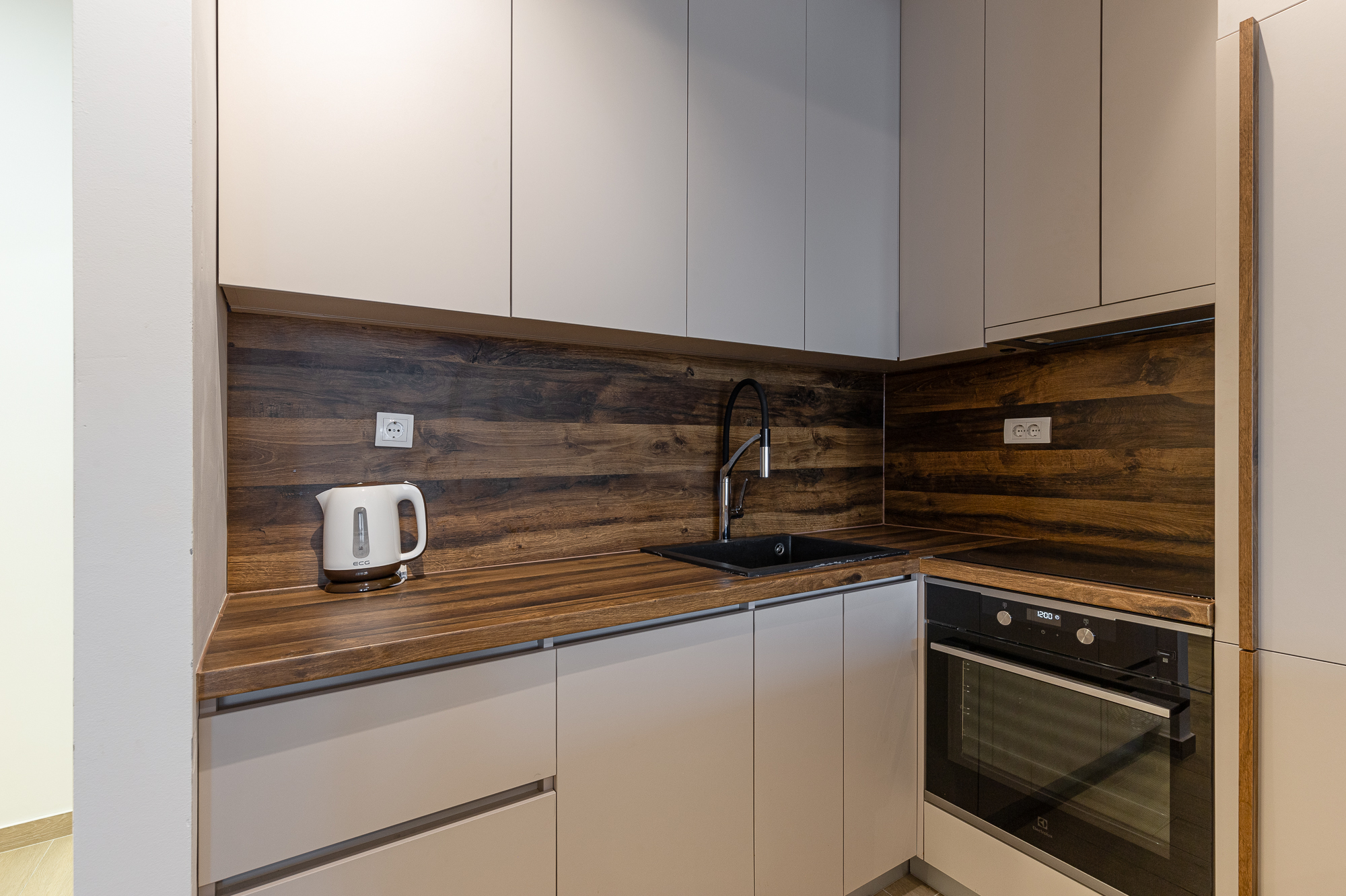 One-Bedroom Apartment in Bečići – Fully Furnished!