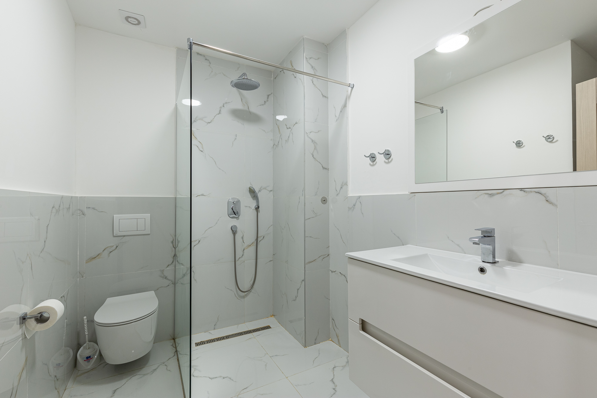 One-Bedroom Apartment in Bečići – Fully Furnished!