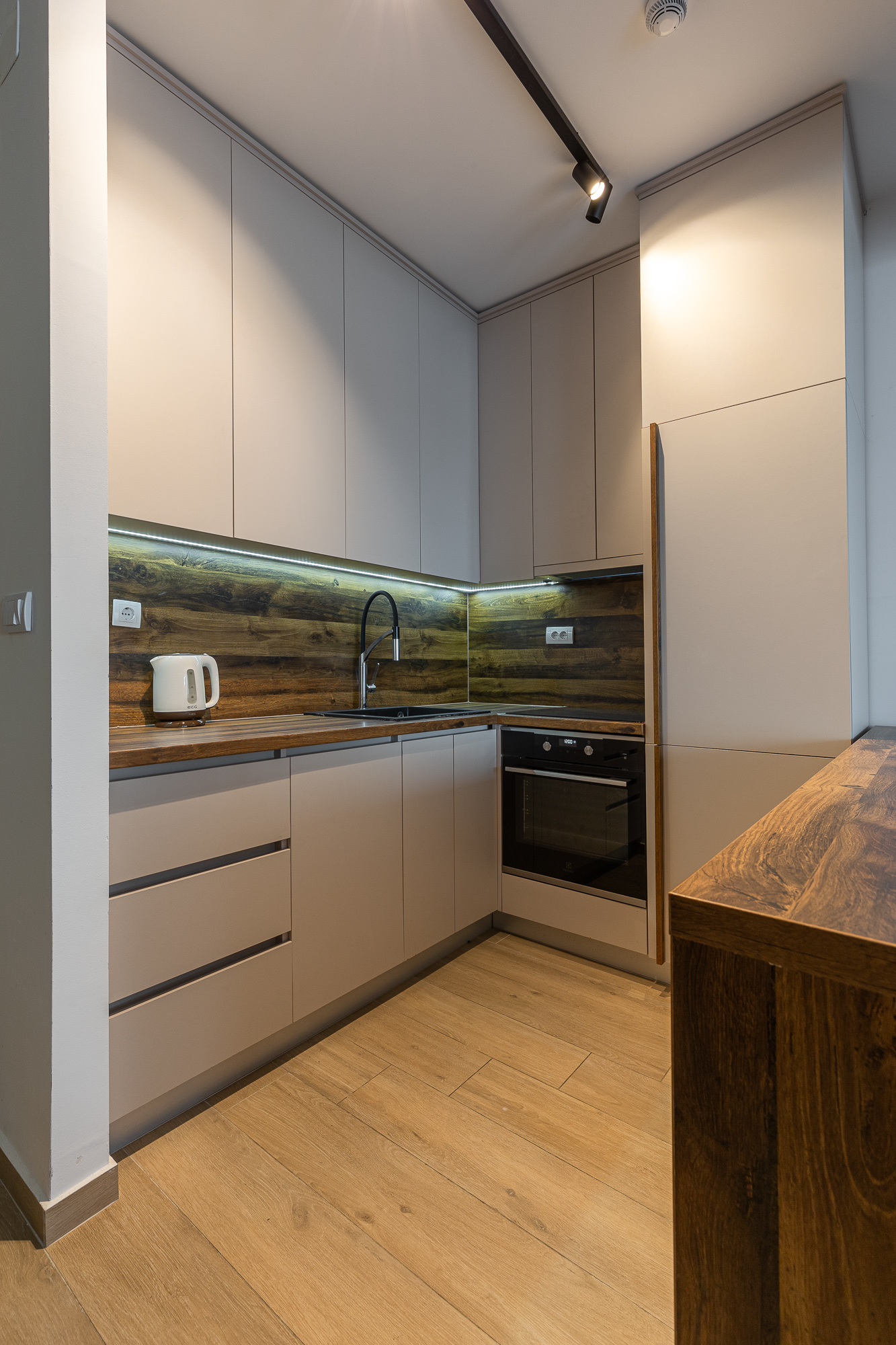 One-Bedroom Apartment in Bečići – Fully Furnished!