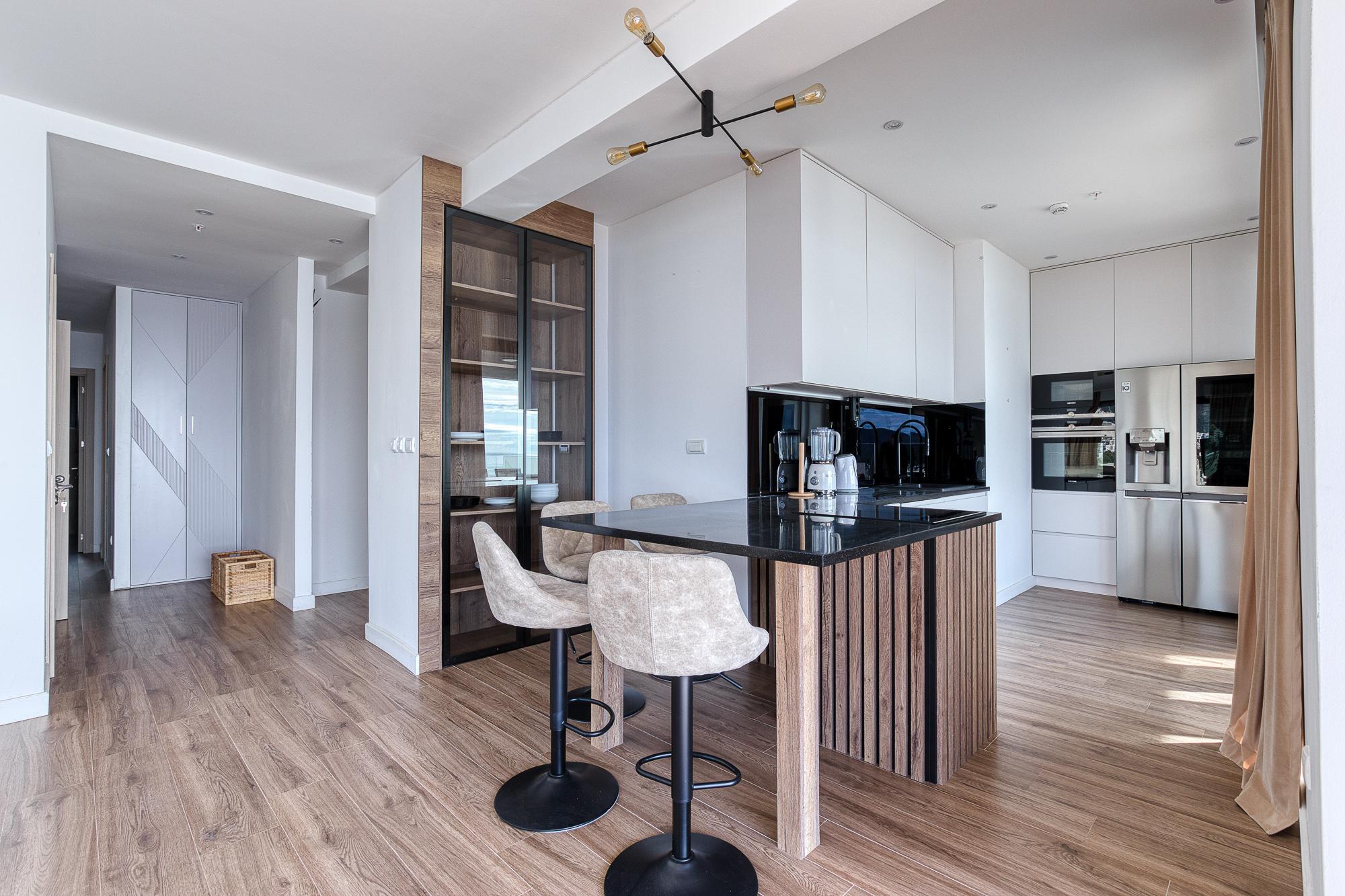 For sale: an exclusive, fully furnished luxury apartment with a spacious terrace.