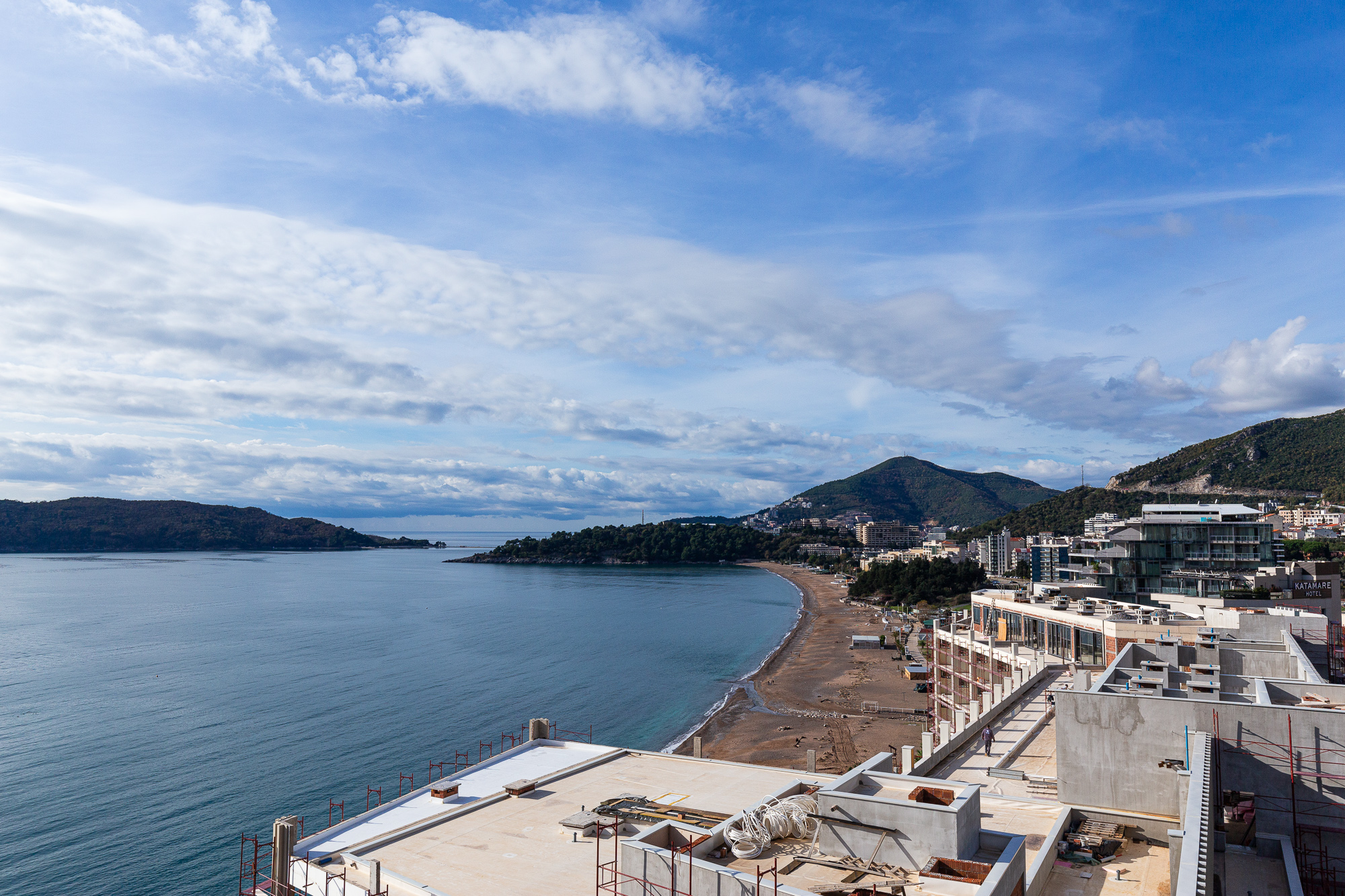 For sale: an exclusive, fully furnished luxury apartment with a spacious terrace.