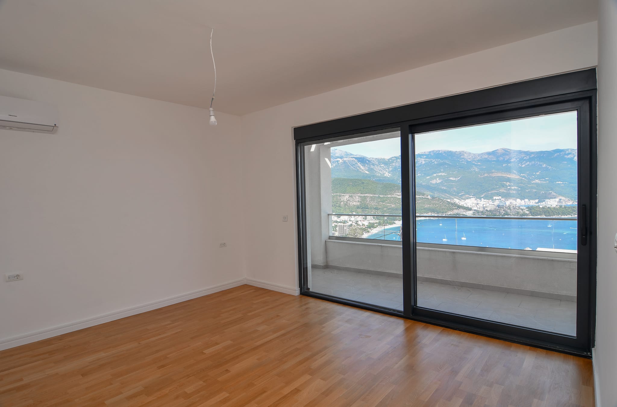 Luxury Newly Built Villa with Panoramic Sea Views – Budva