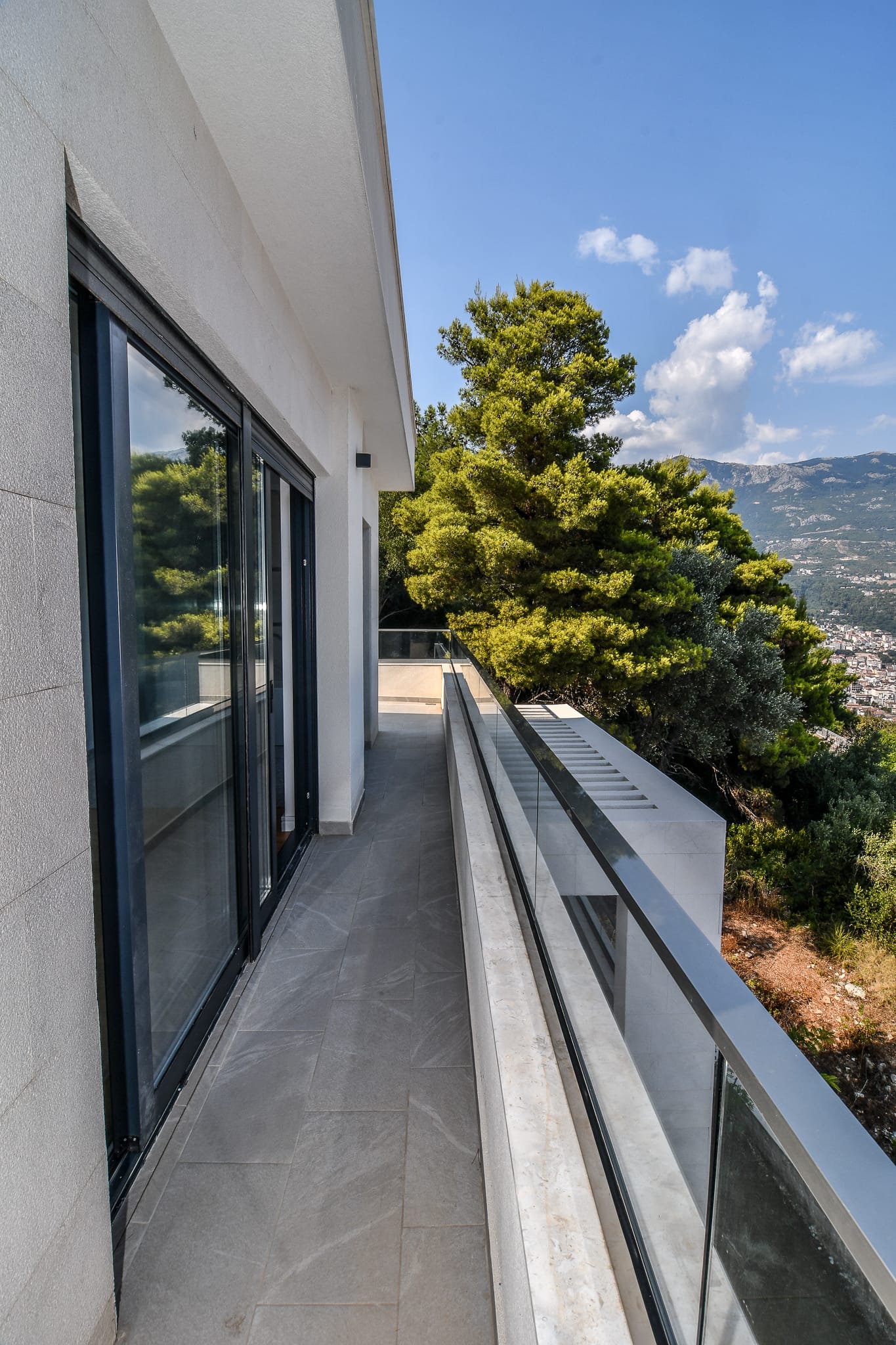 Luxury Newly Built Villa with Panoramic Sea Views – Budva