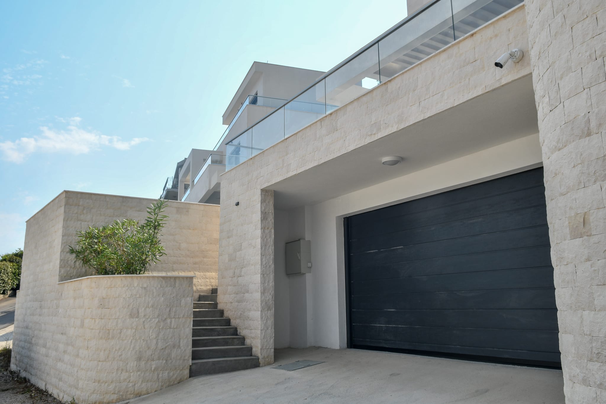 Luxury Newly Built Villa with Panoramic Sea Views – Budva