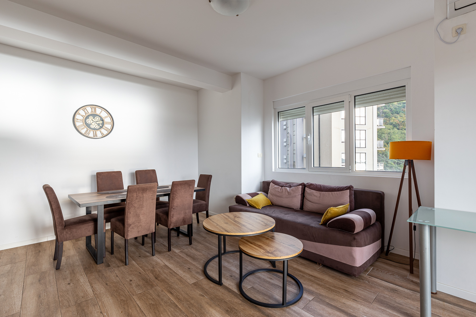 A bright and comfortable 65 m² apartment in Rafailovići