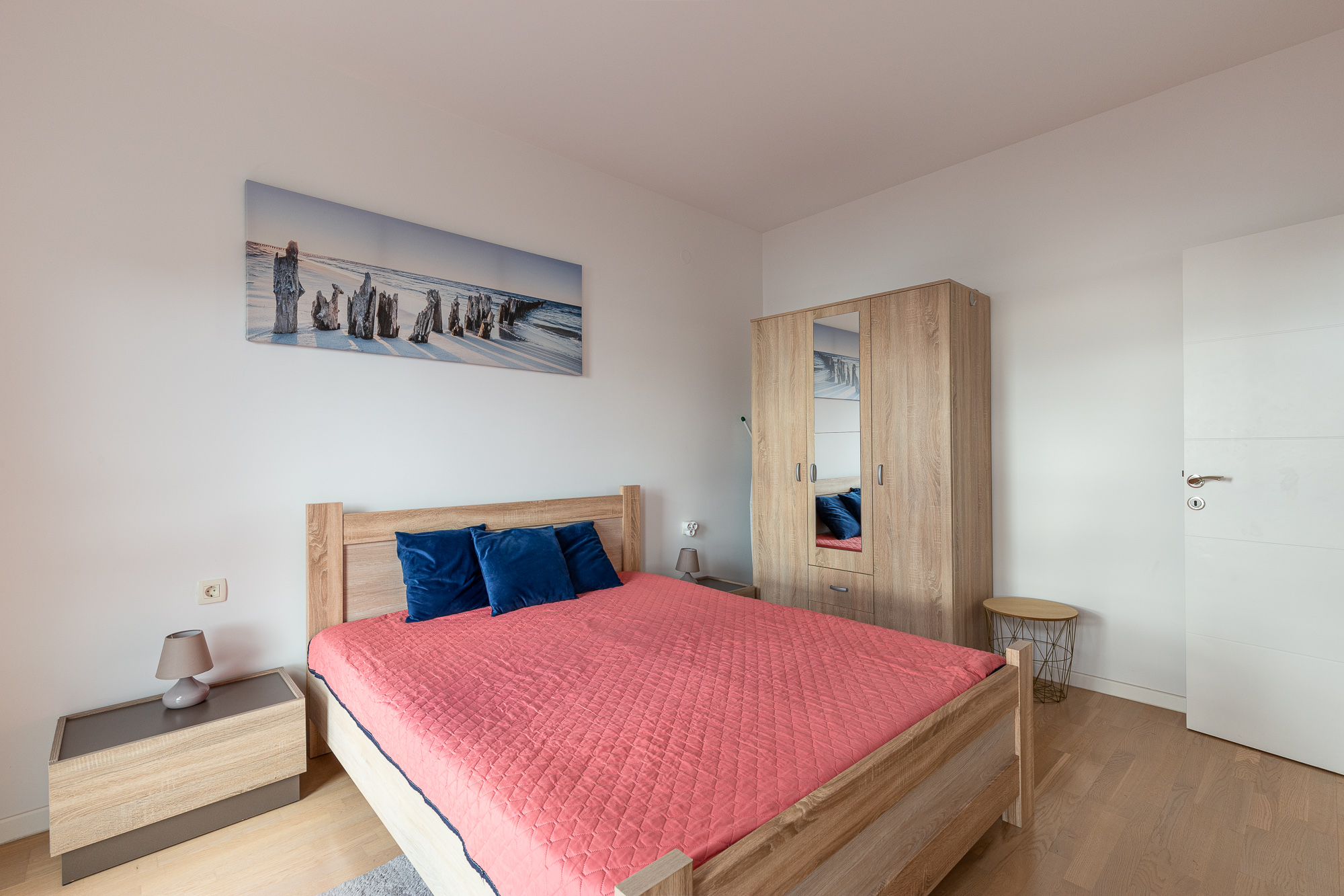 A bright and comfortable 65 m² apartment in Rafailovići