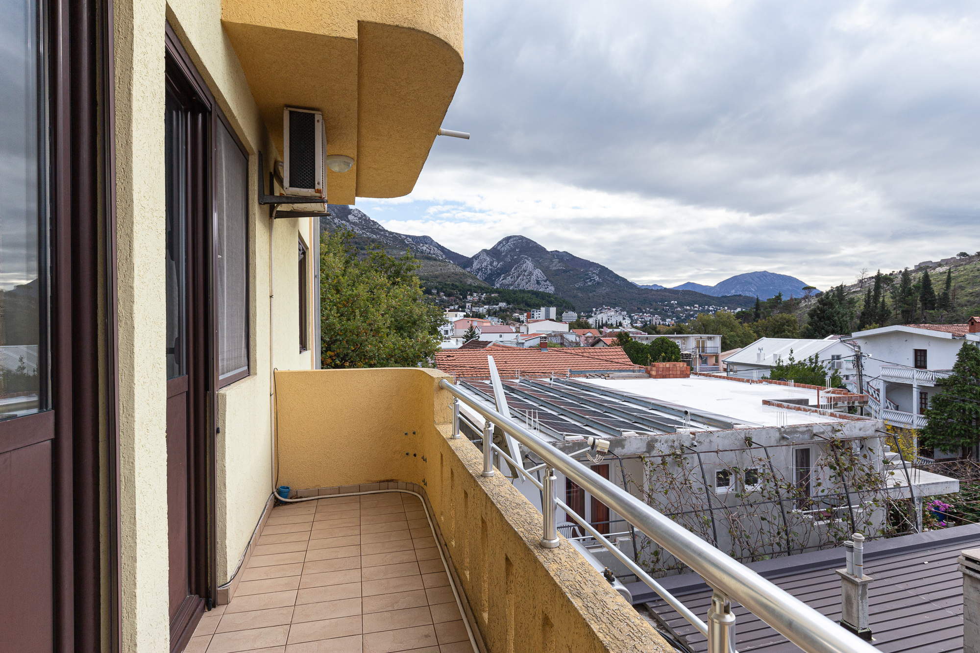 One-bedroom apartment in a prime location in Sutomore