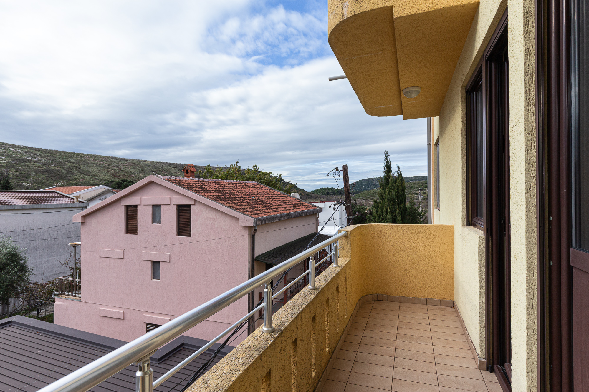 One-bedroom apartment in a prime location in Sutomore