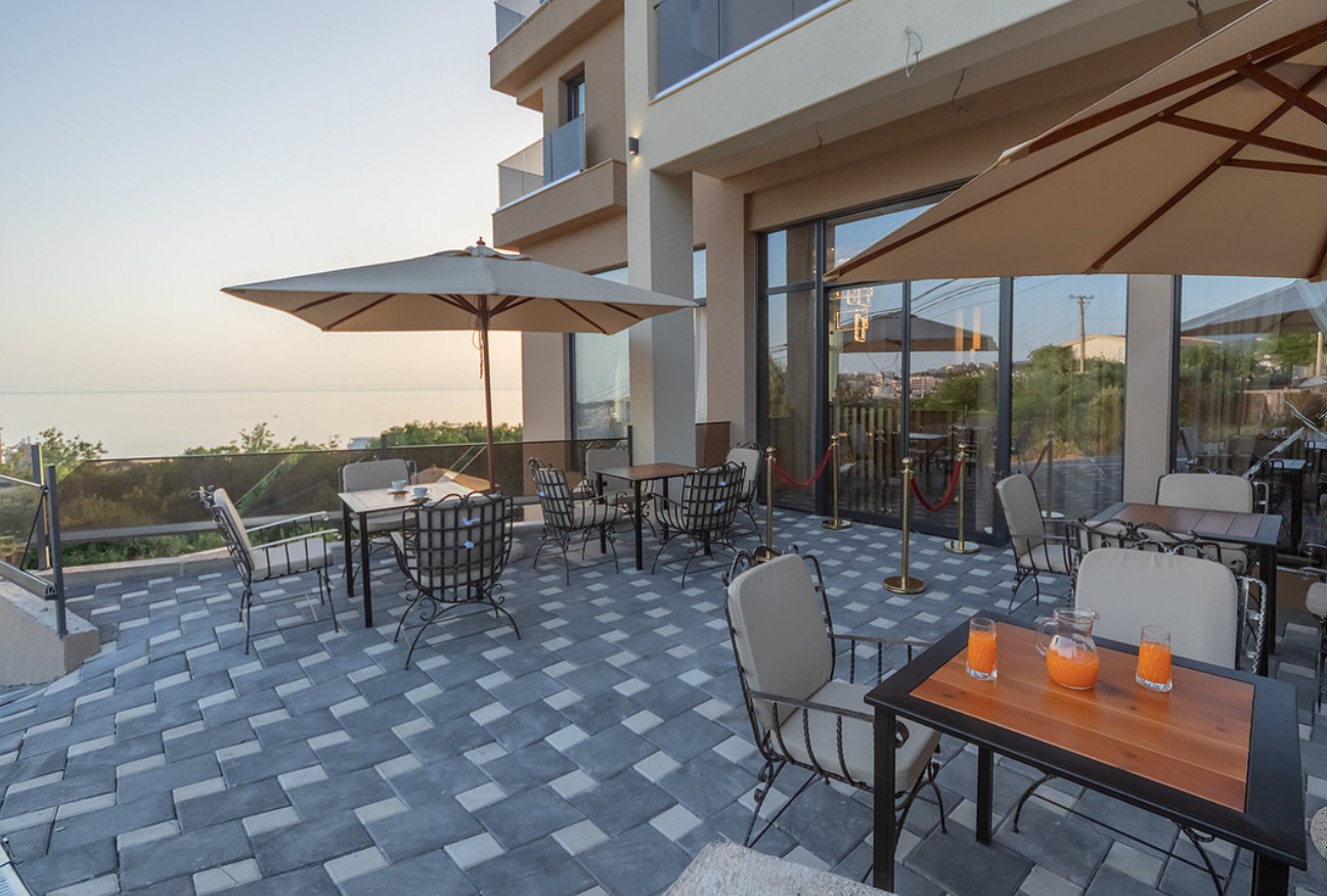 FOR SALE / PARTNERSHIP – HOTEL IN A PRIME LOCATION