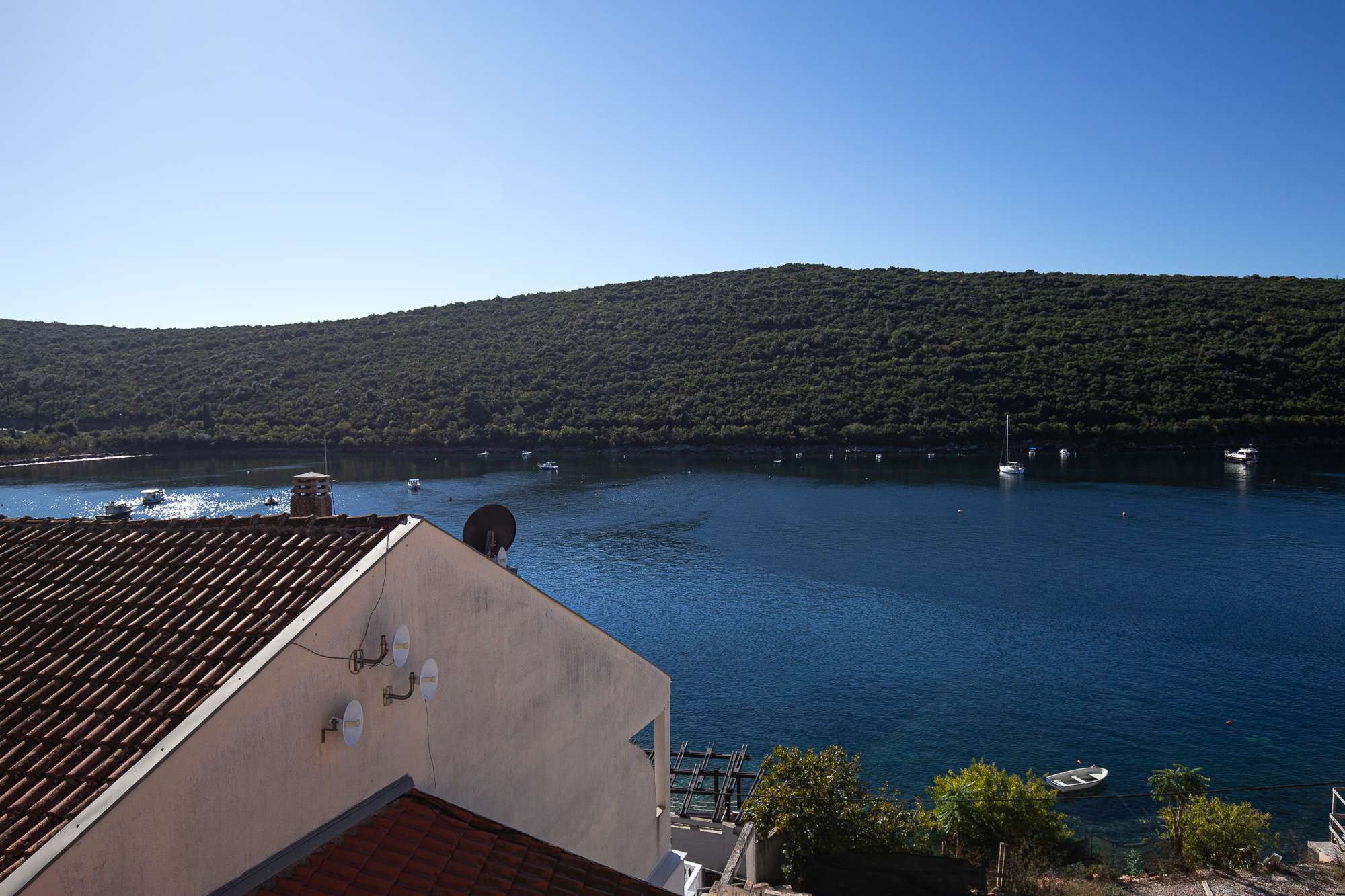 Cozy Seafront Apartment in Bigovo — with Terrace and Stunning Sea View