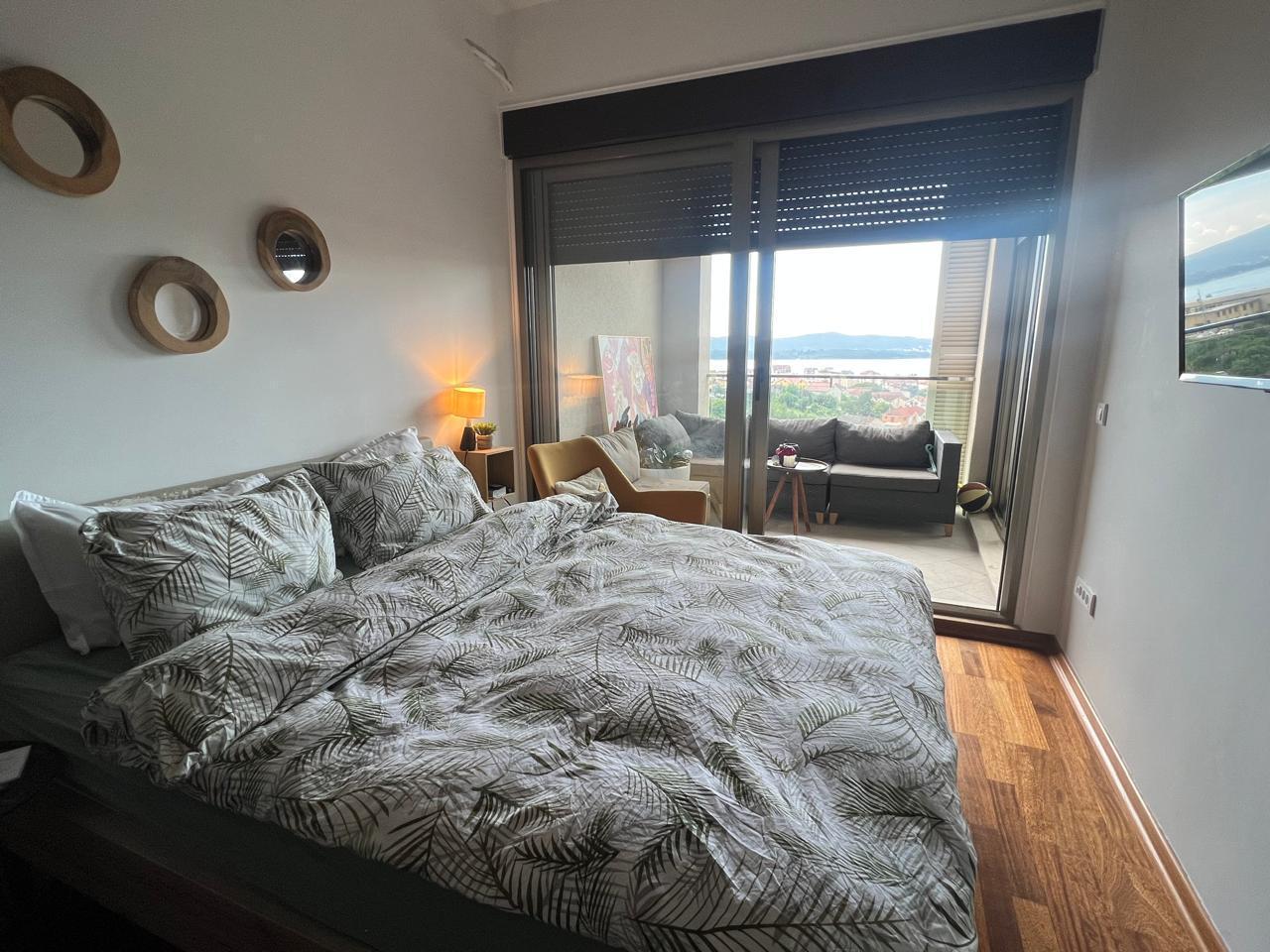 Spacious Apartment with Sea View in Tivat, Mažina Area