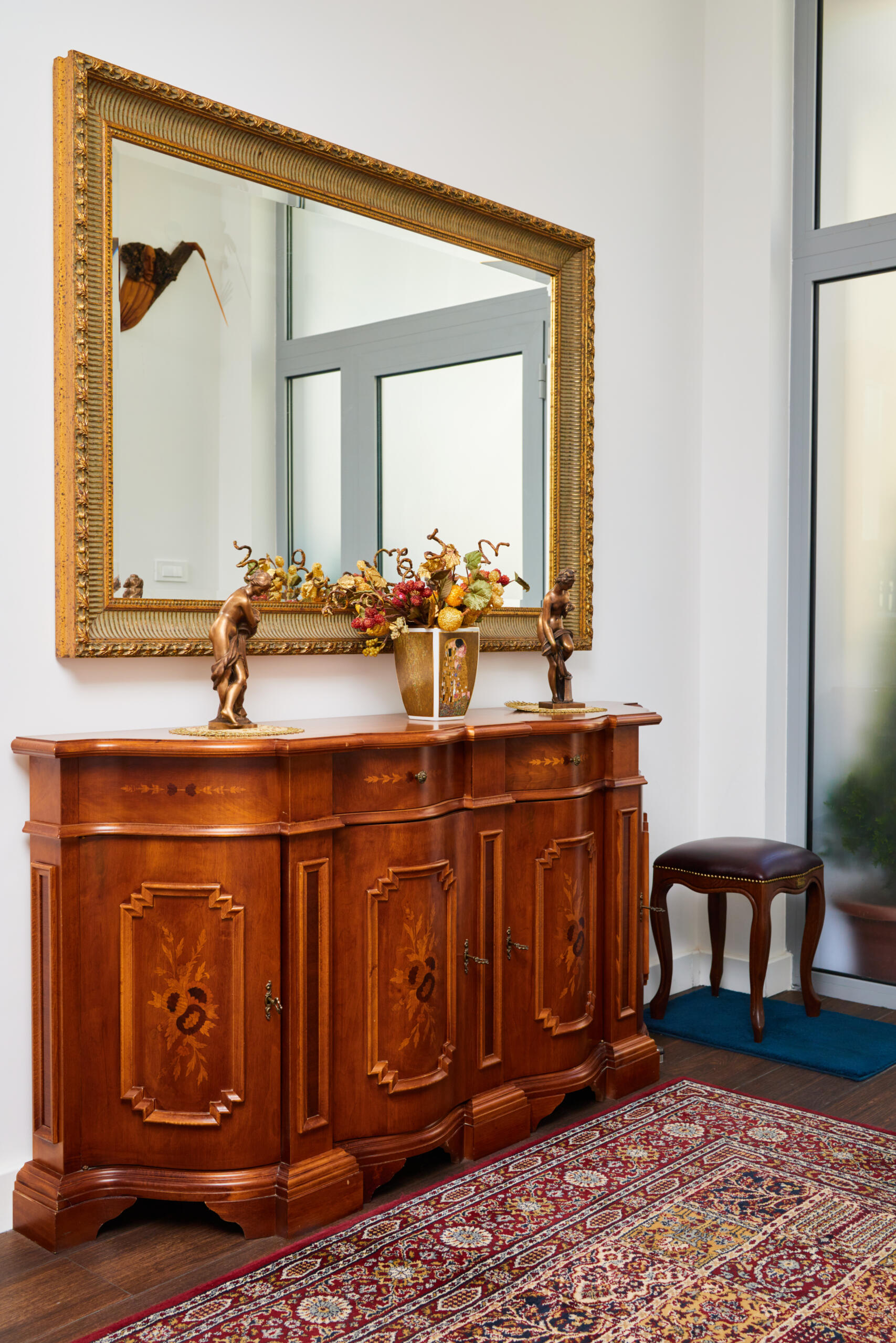 Spacious house in Kumbor with a total area of 335 m²