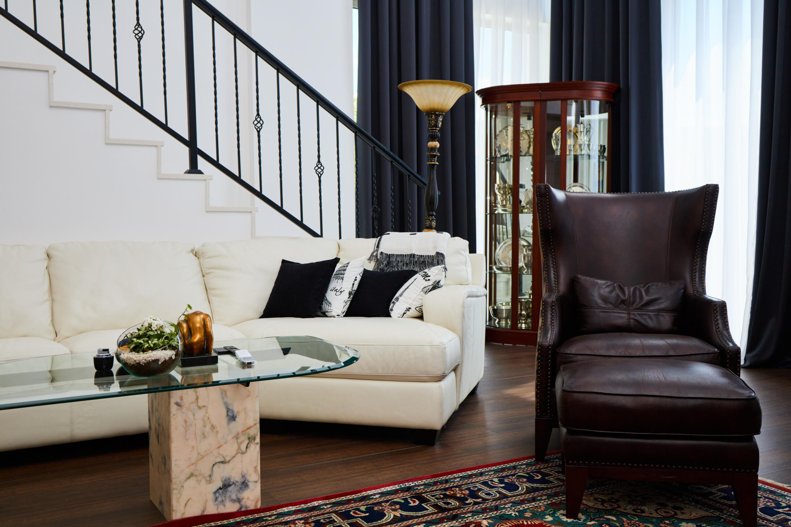 Spacious house in Kumbor with a total area of 335 m²