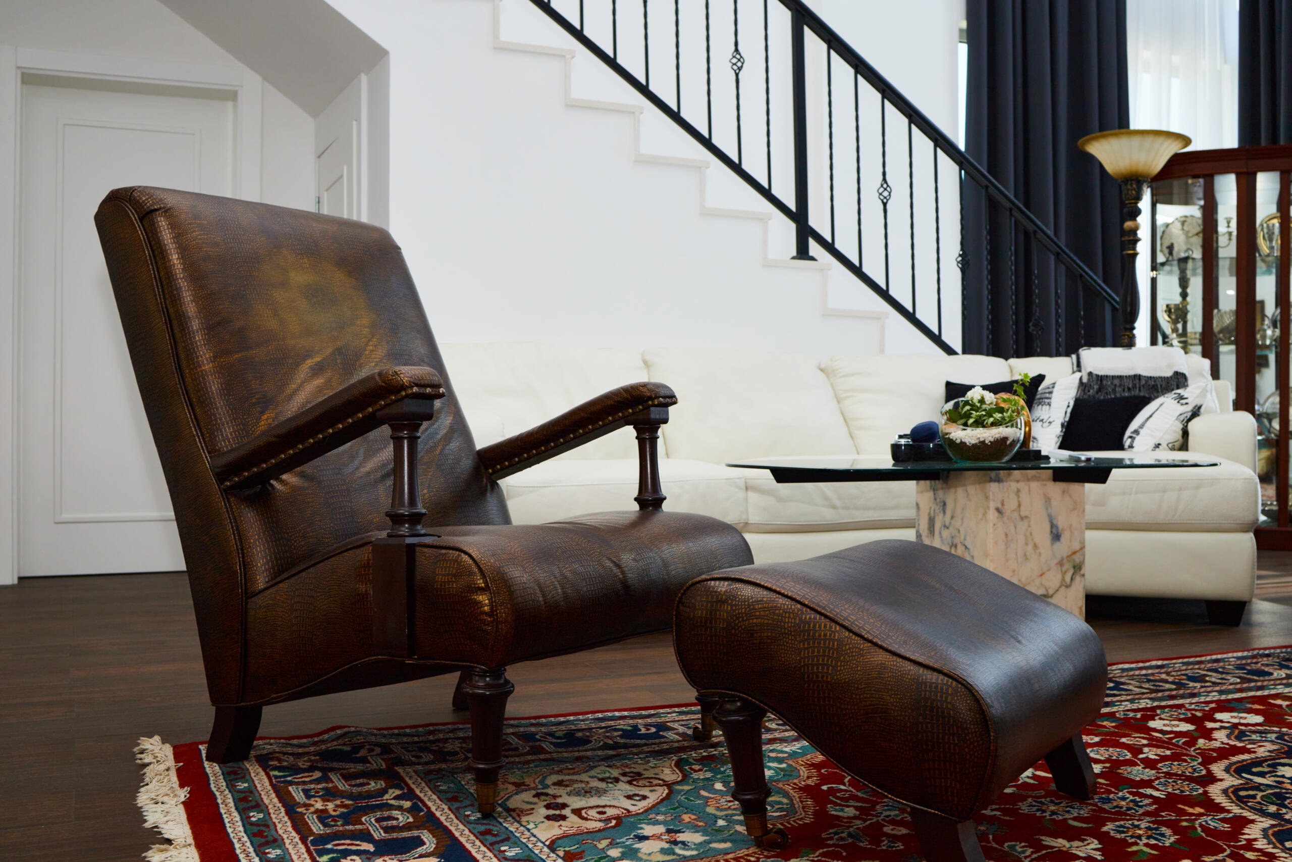 Spacious house in Kumbor with a total area of 335 m²