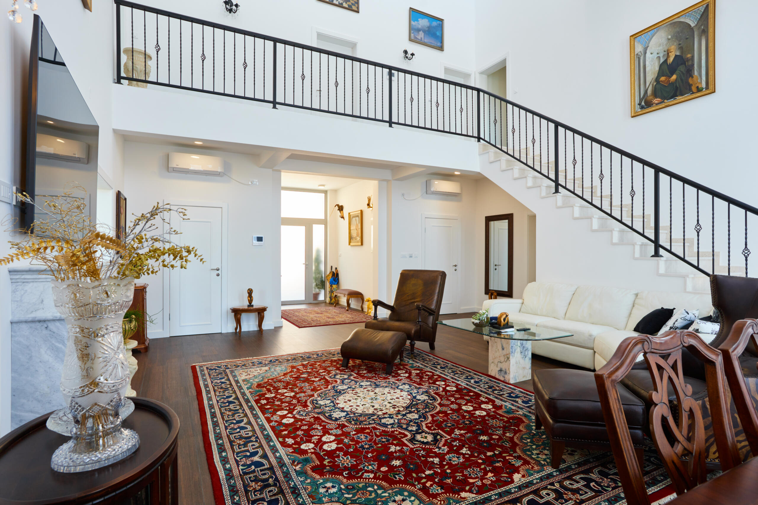 Spacious house in Kumbor with a total area of 335 m²