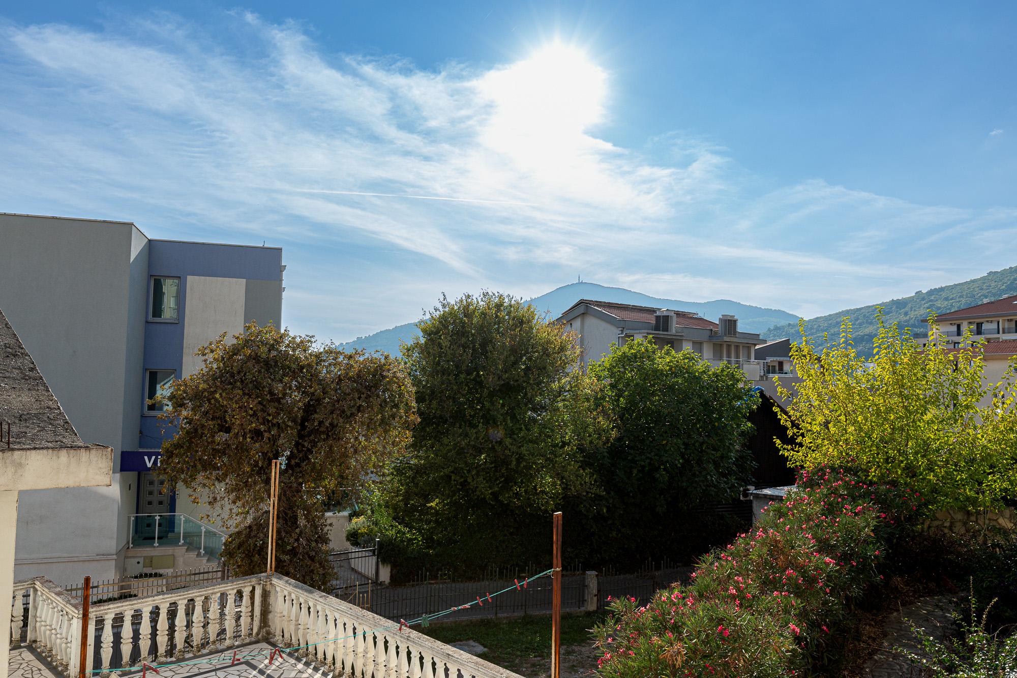 FOR SALE: SPACIOUS, FULLY FURNISHED APARTMENT IN BUDVA WITH GARAGE AND TESLA CHARGER