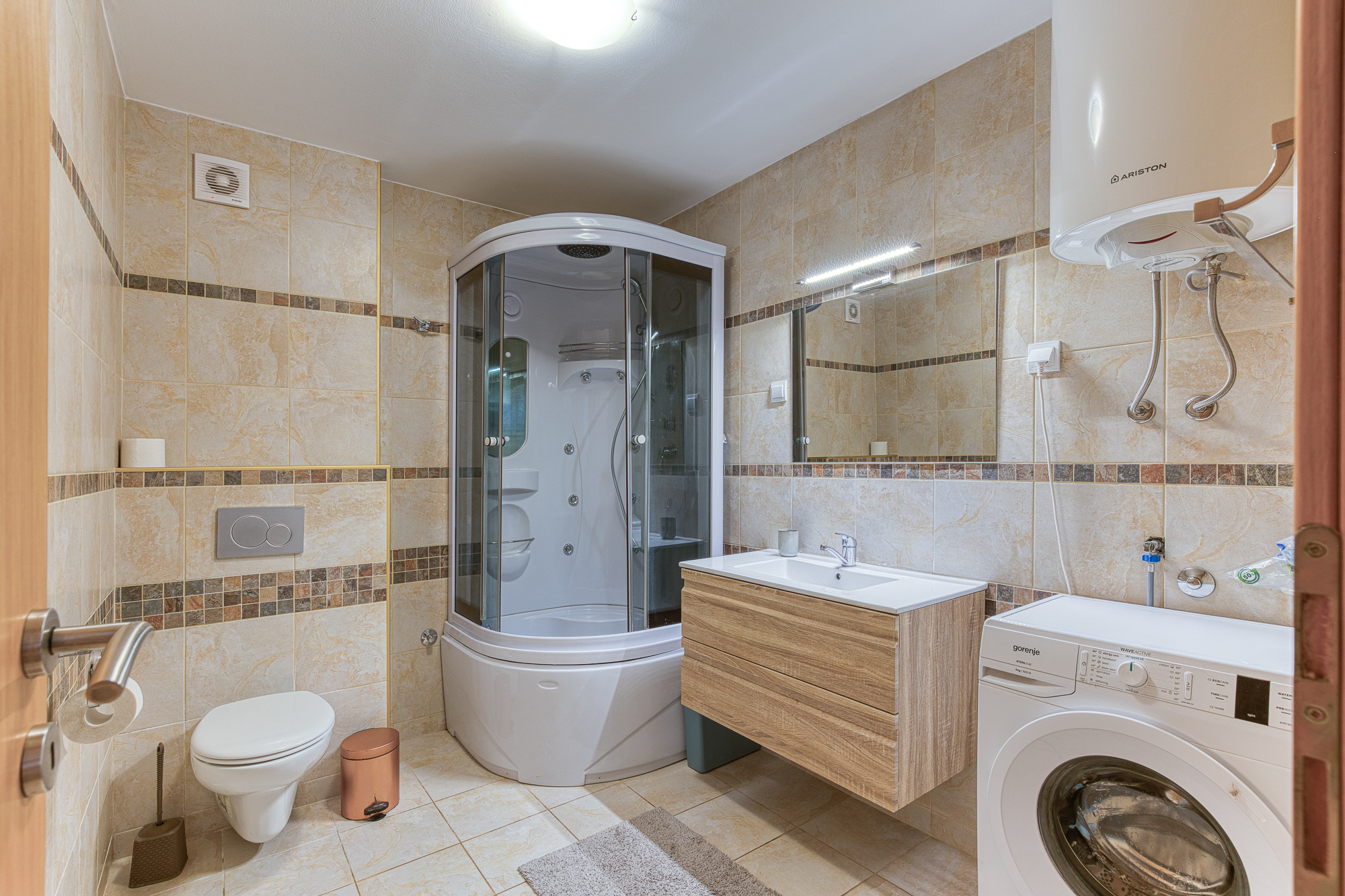 FOR SALE: SPACIOUS, FULLY FURNISHED APARTMENT IN BUDVA WITH GARAGE AND TESLA CHARGER