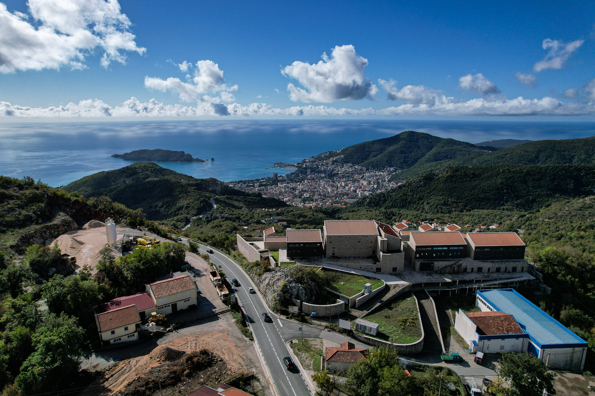 Urbanized Plot with Sea View and Own Water Source – Lapčići, 1,000 m²