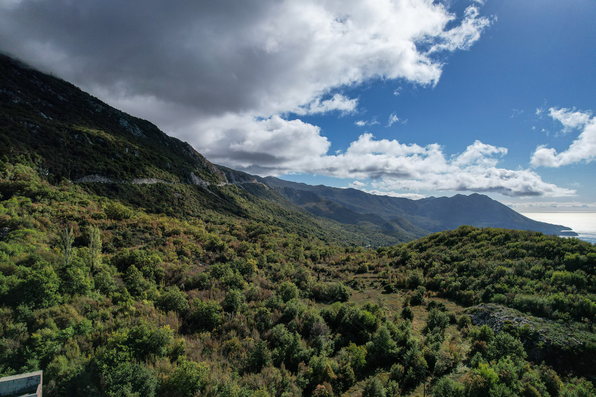 Urbanized Plot with Sea View and Own Water Source – Lapčići, 1,000 m²