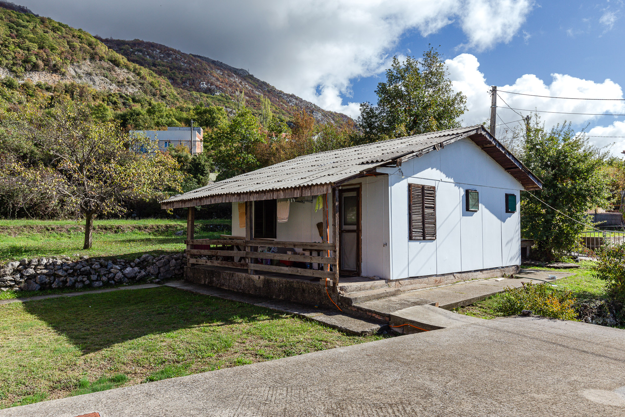 Urbanized Plot with Sea View and Own Water Source – Lapčići, 1,000 m²